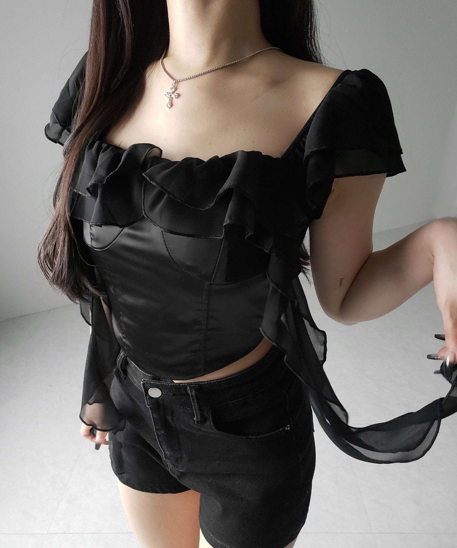 【 2WAY 】シアーフリルコルセットサテンショートブラウス / sheer frill corset satin short blouse