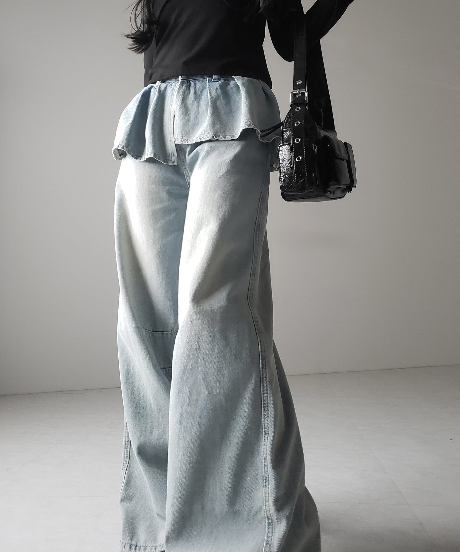 【 2color / 4size 】フリルドッキングレイヤードヴィンテージワイドデニム / frll docking layered vintage wide denim
