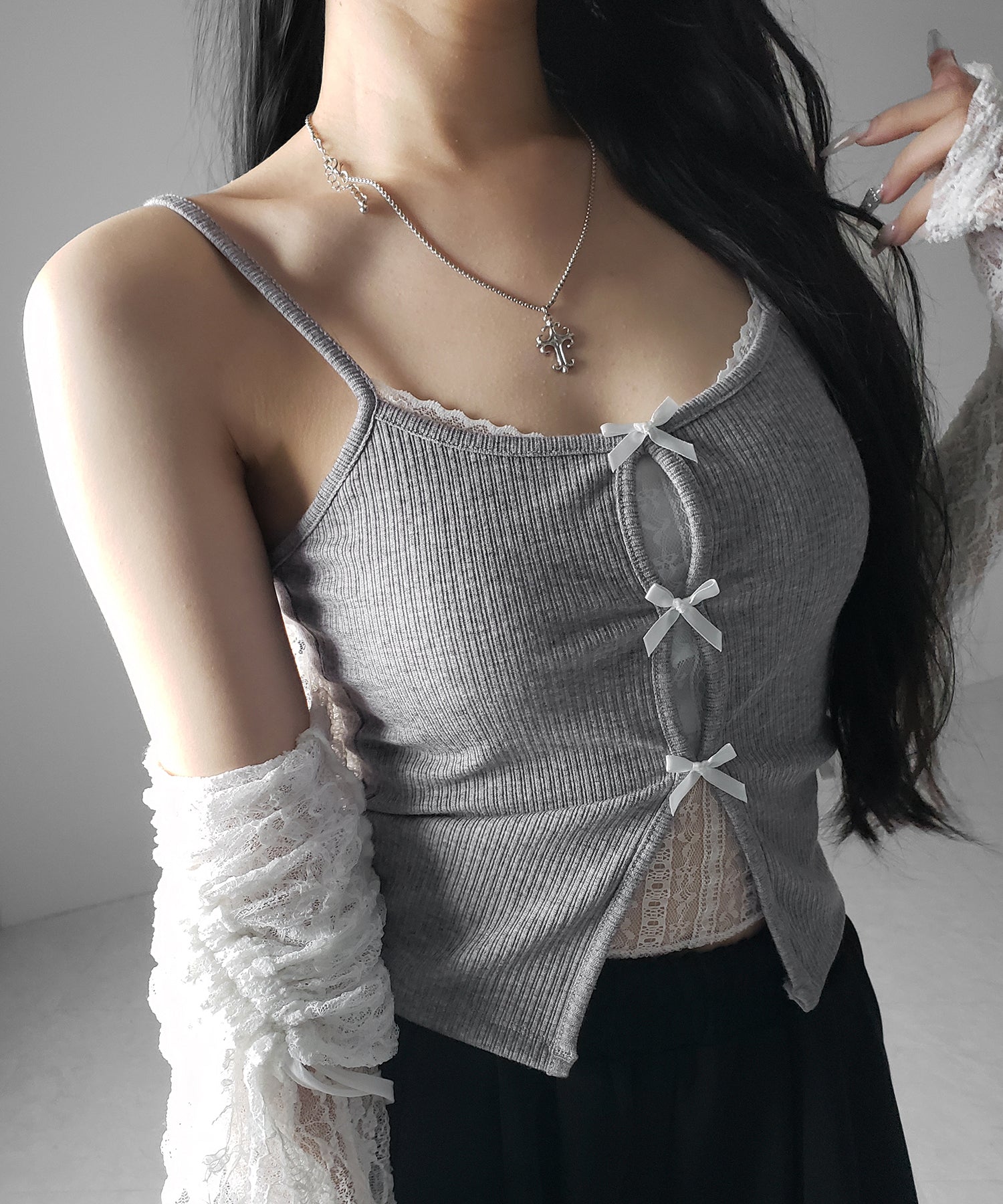 フロントリボンレースレイヤードリブキャミソール /Front ribbon lace layered ribbed camisole