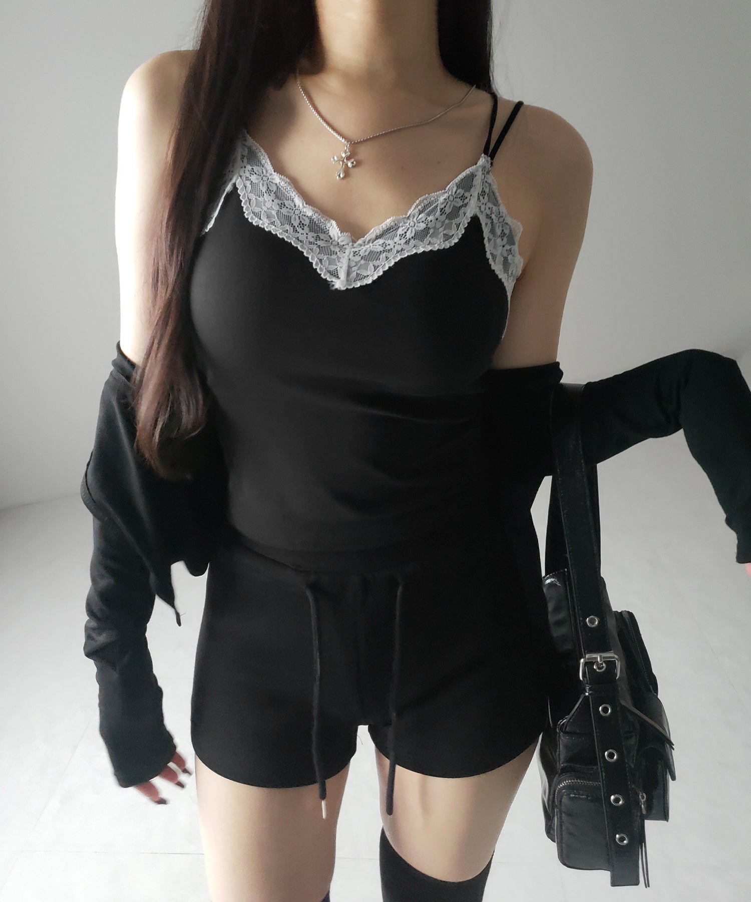 【 新色ピンク追加!カップ付き 】配色レースクロップドリブキャミソール / bicolor lace cropped rib camisole