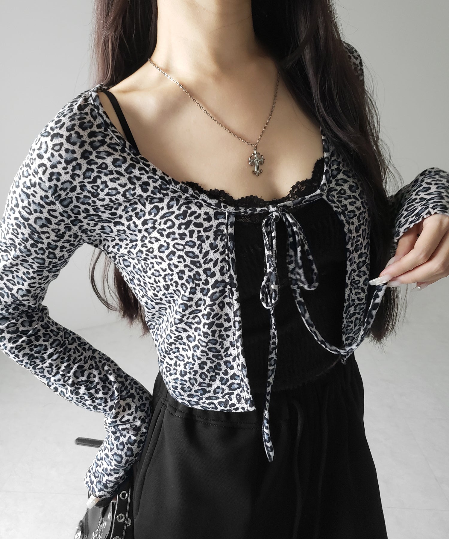 レオパードフロントリボンショートカーディガン / Leopard front ribbon short cardigan