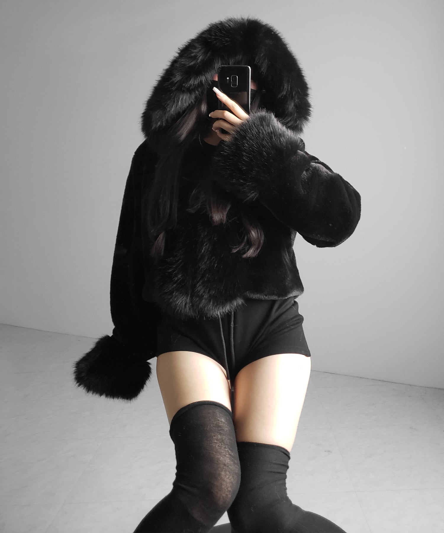 フェイクファーフードレディーショートコート / fake fur hoodec lady short coat