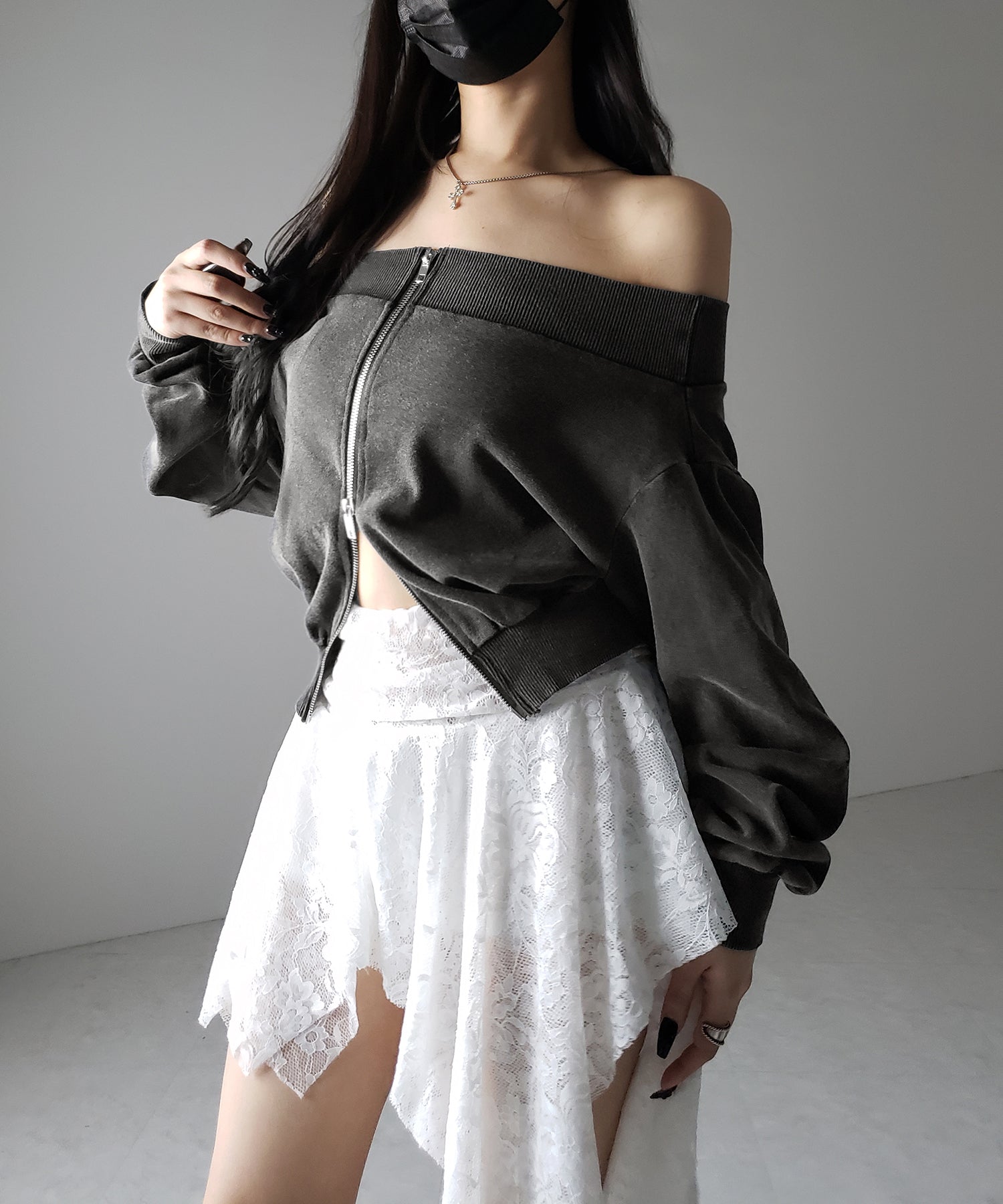 【 2color 】ダブルジップピグメントオフショルスウェットトップス / double zip pigment off shoulder sweat tops