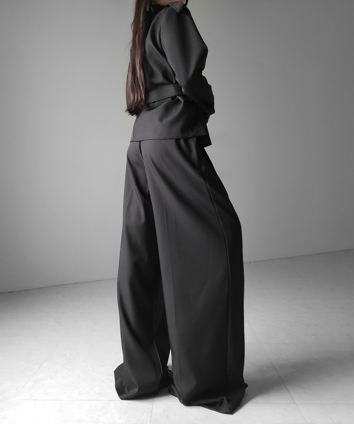 【 上下セットアップ 】ウエストマークショートトレンチコート + タックワイドスラックスパンツ SETUP / Waist-mark short trench coat + tuck wide slacks pants