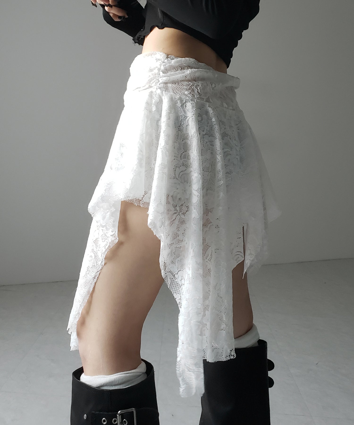 【 インパン裏地付】アシンメトリーフリルレースミニスカート / asymmetry frill lace mini skirt
