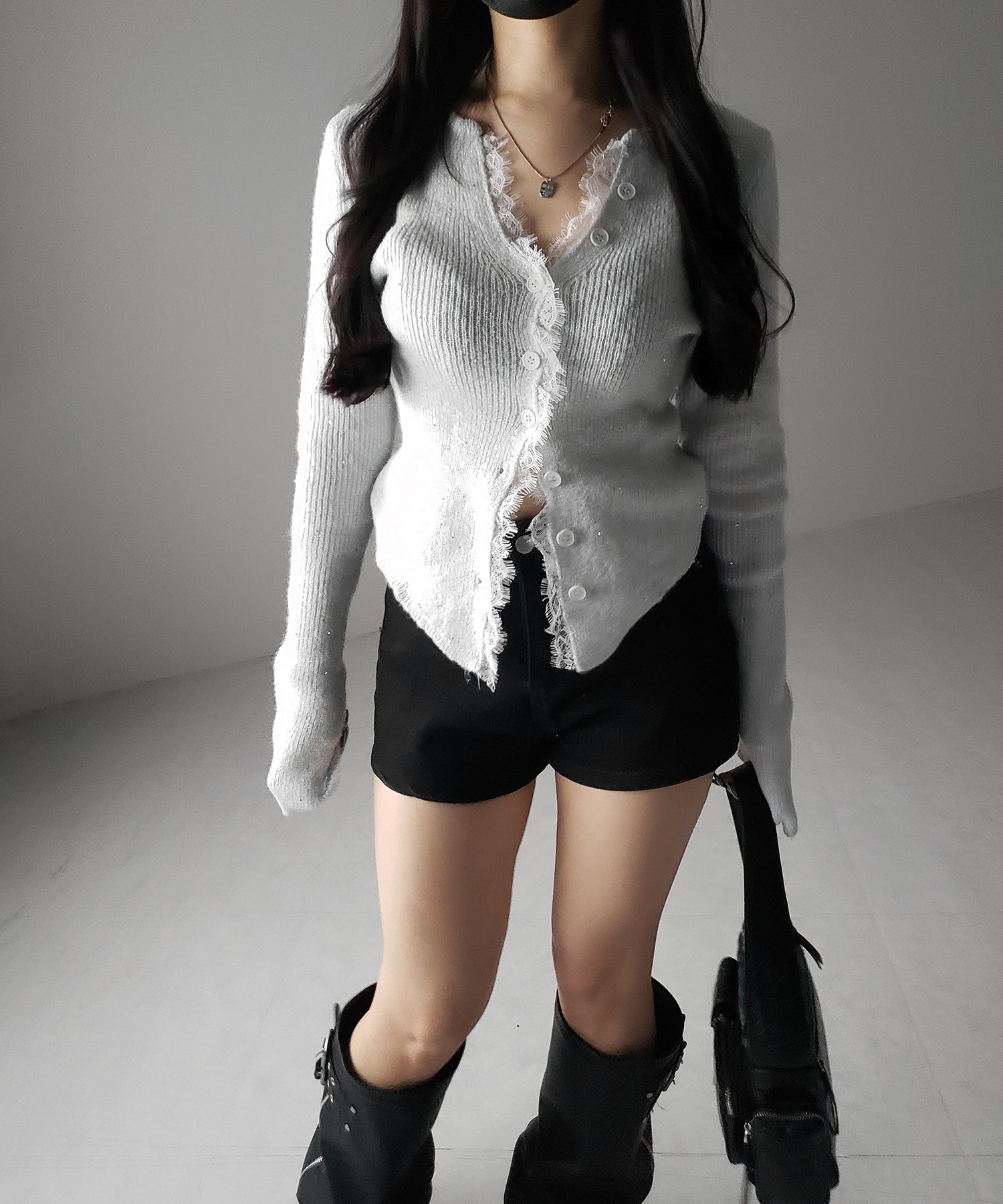 レースドッキングスパングルキーネックニットカーディガン / lace docking spangle key neck knit cardigan