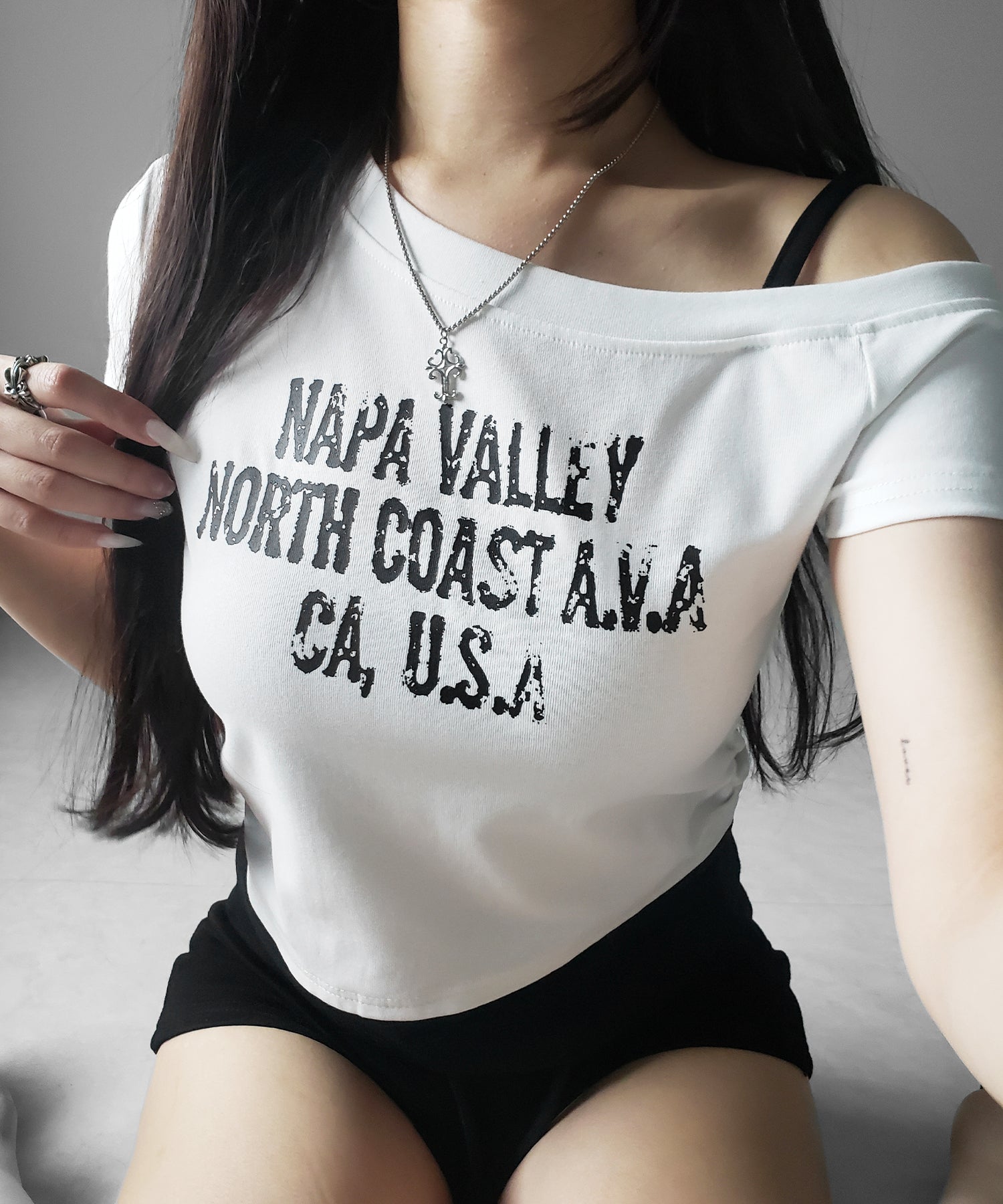 ヴィンテージロゴワンショルレイヤードTシャツ / vintage logo one-shoulder layered T-shirt