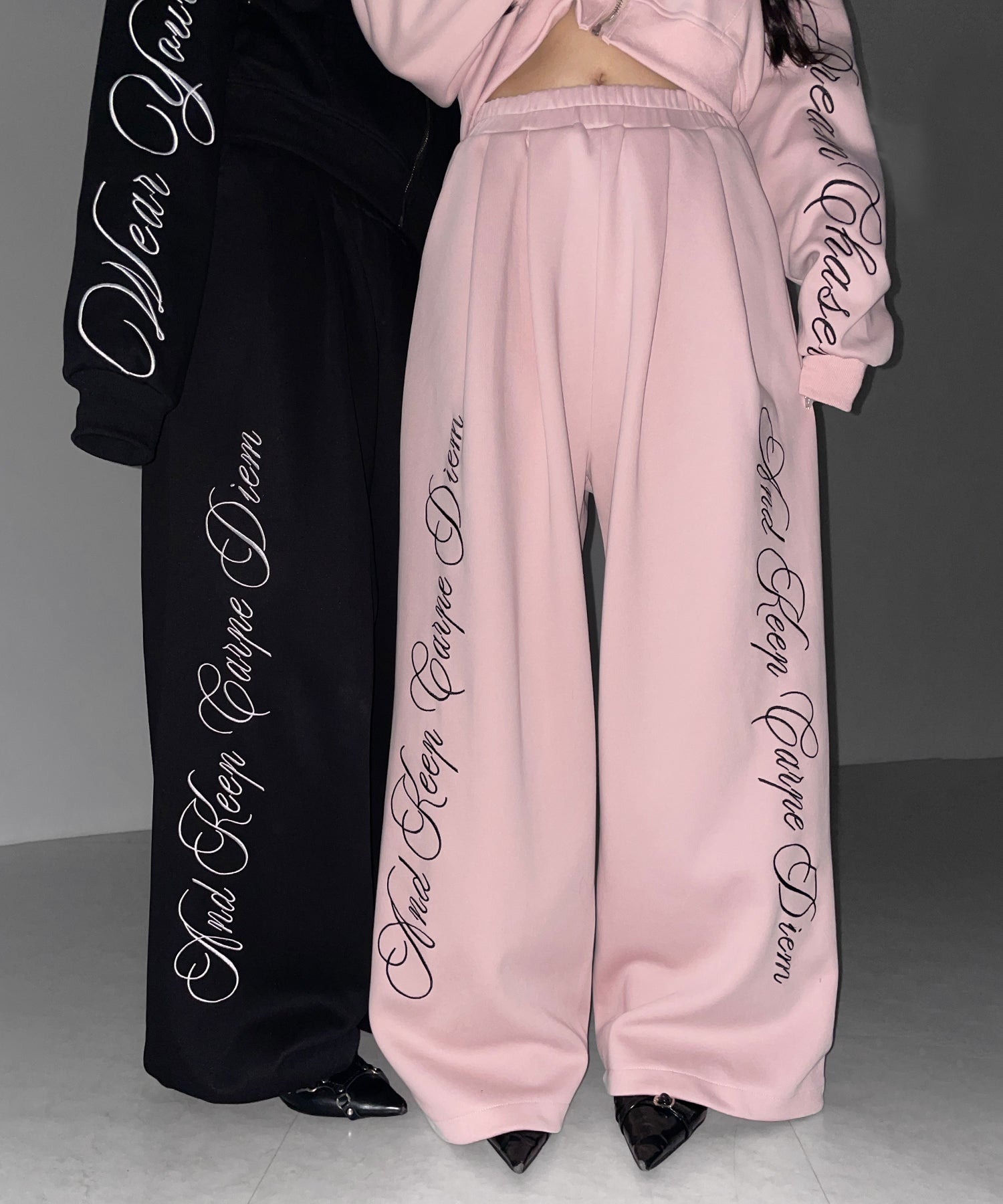 レタリングロゴ刺繍ワイドスウェットパンツ / lettering logo embroidery wide sweatpants