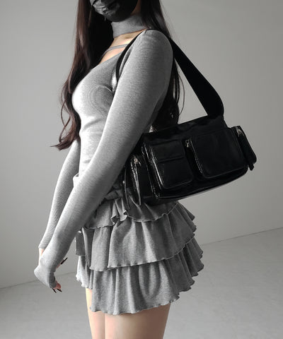 【 裏起毛 】チョーカーナナメストラップシャーリングトップス / choker naname strap shirring tops