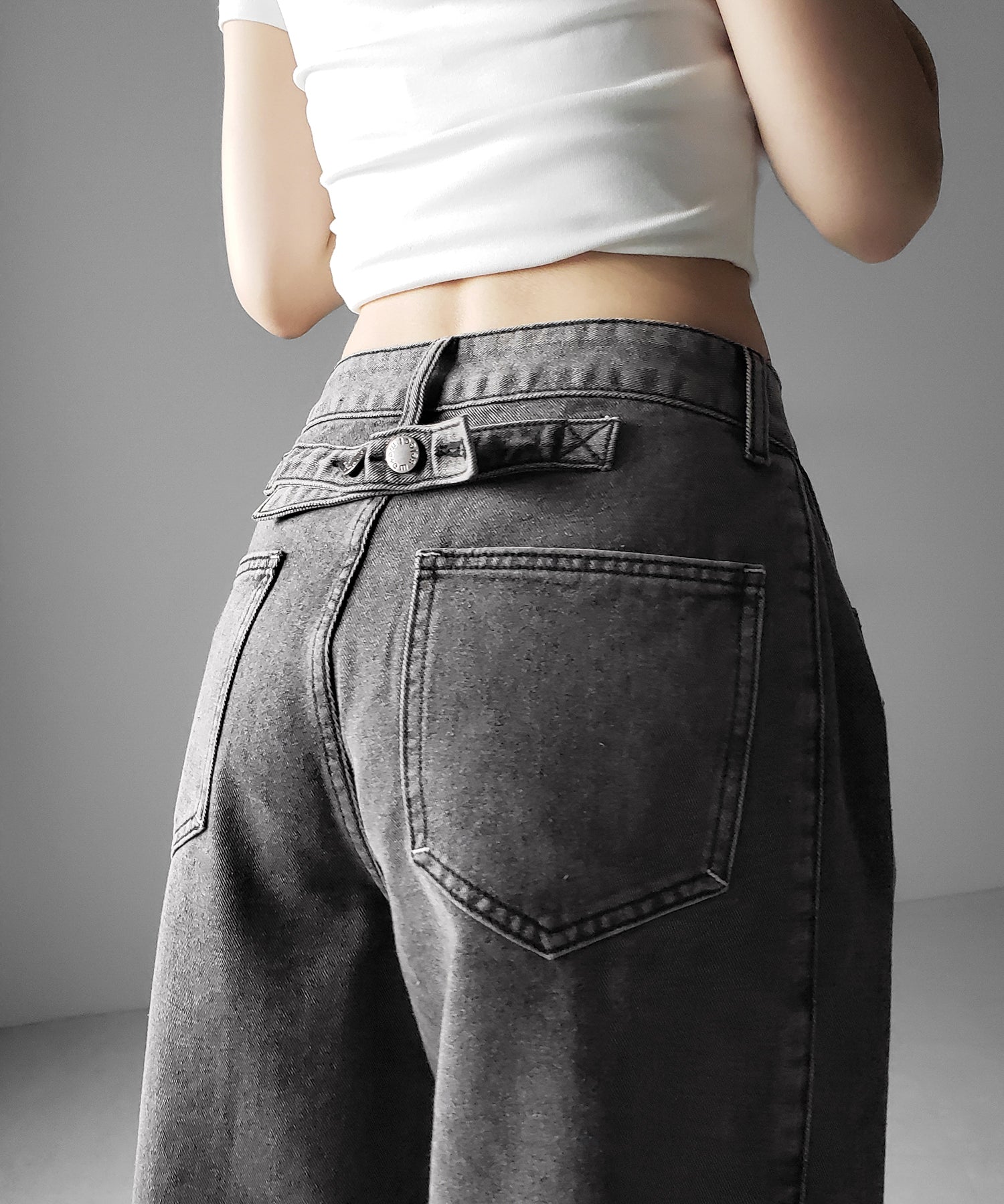 ヴィンテージライクウォッシュカーブワイドデニム / vintage like wash curve wide denim