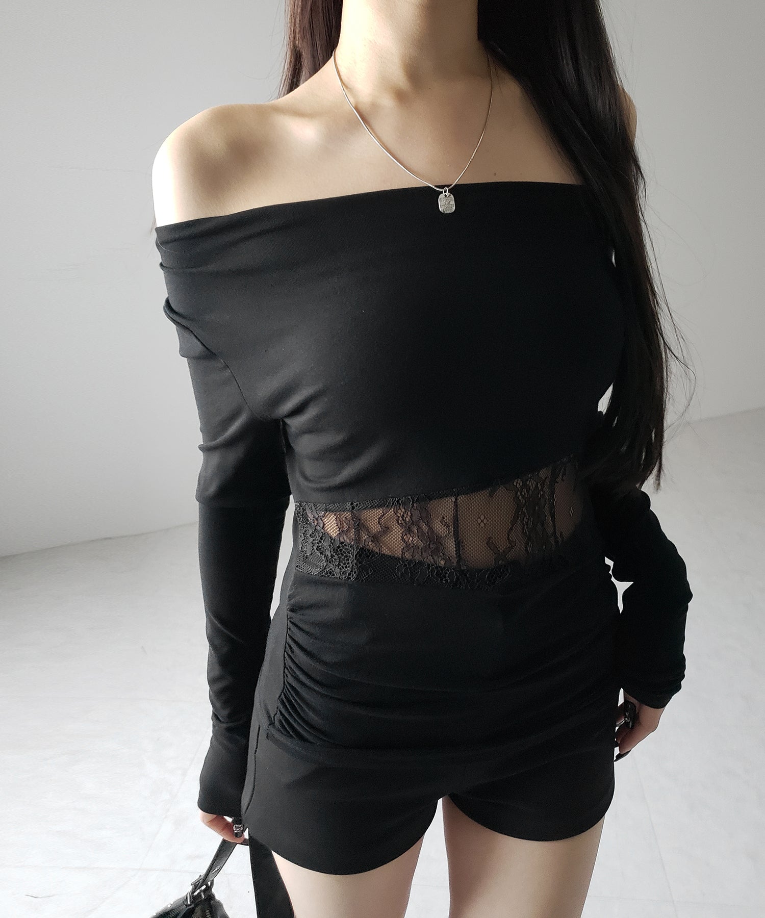 【 2color 】ウエストレースカットアウトオフショルトップス / waist lace cutout offshoulder tops