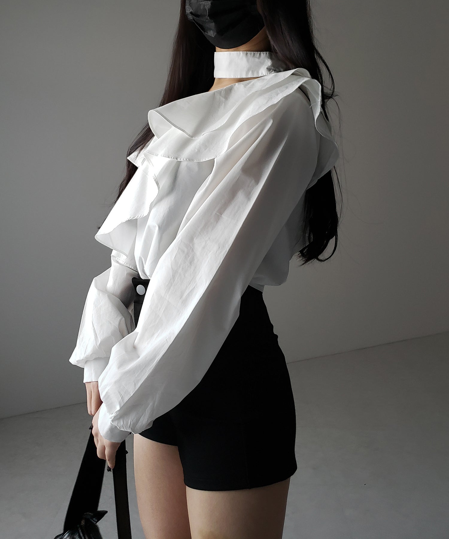 【 2color 】チョーカーフリルワンショルダーブラウス / choker frill one shoulder blouse