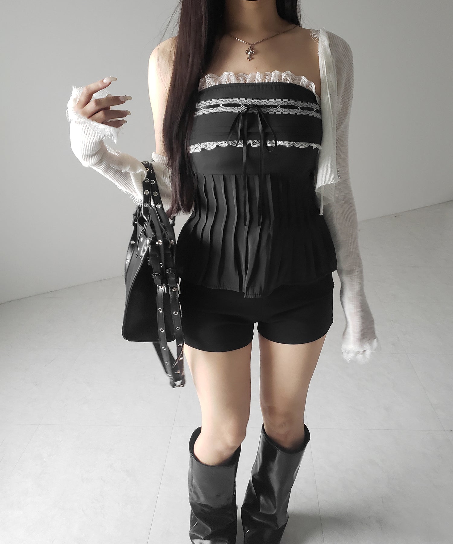 【 2color 】フロントリボンレースフレアベアトップ / front ribbon lace flare bare top