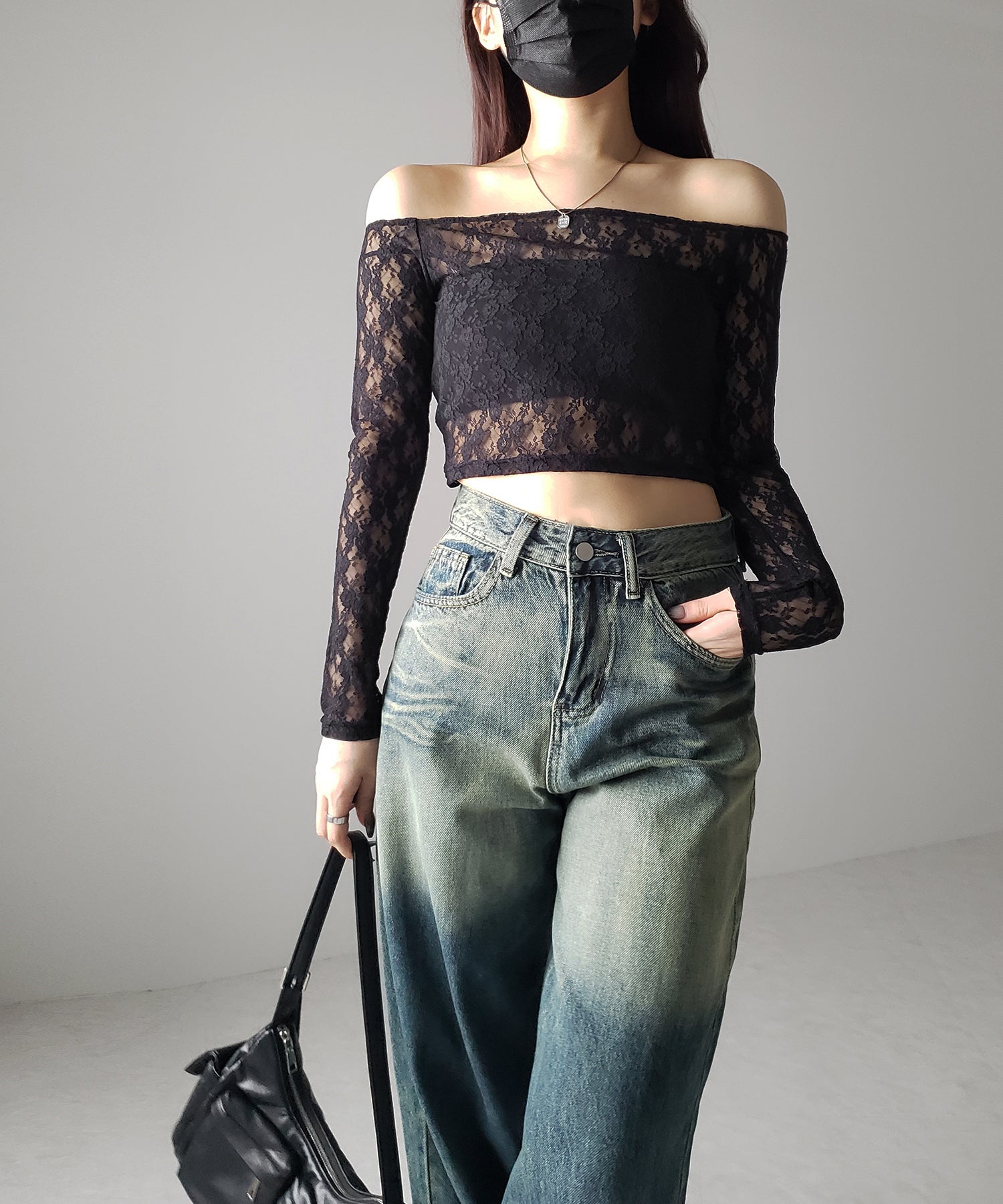 【 2color 】オフショルショートレーストップス / off-shoulder short lace tops