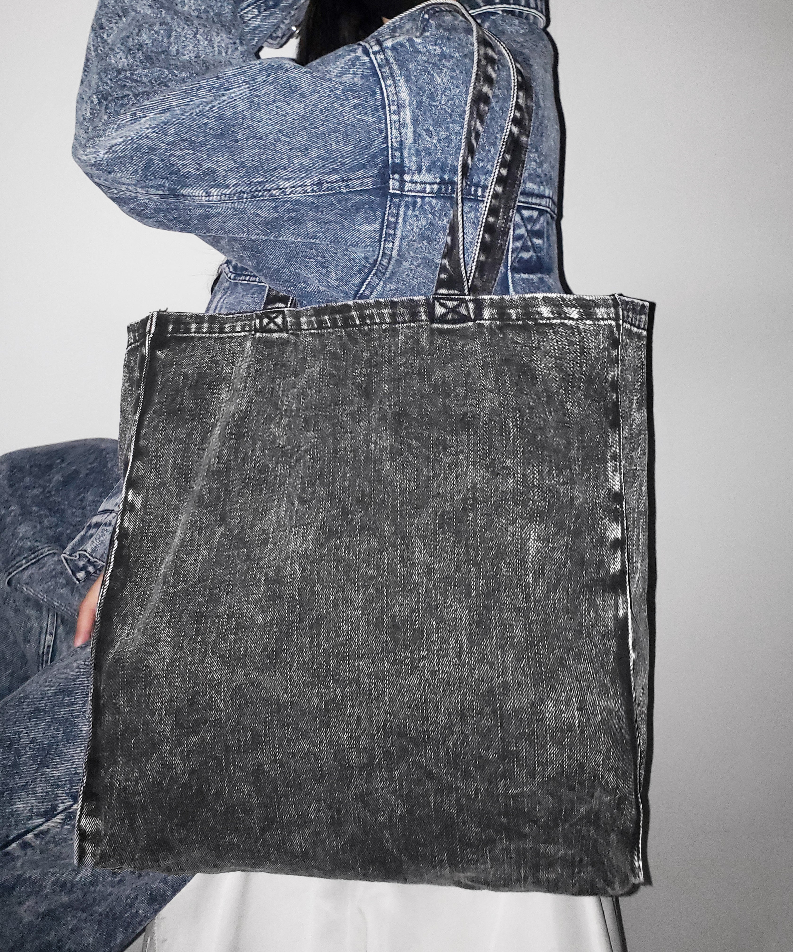 【 2color 】ヴィンテージケミカルブリーチビッグスクエアデニムトートバッグ / vintage chemical bleach big square denim tote bag