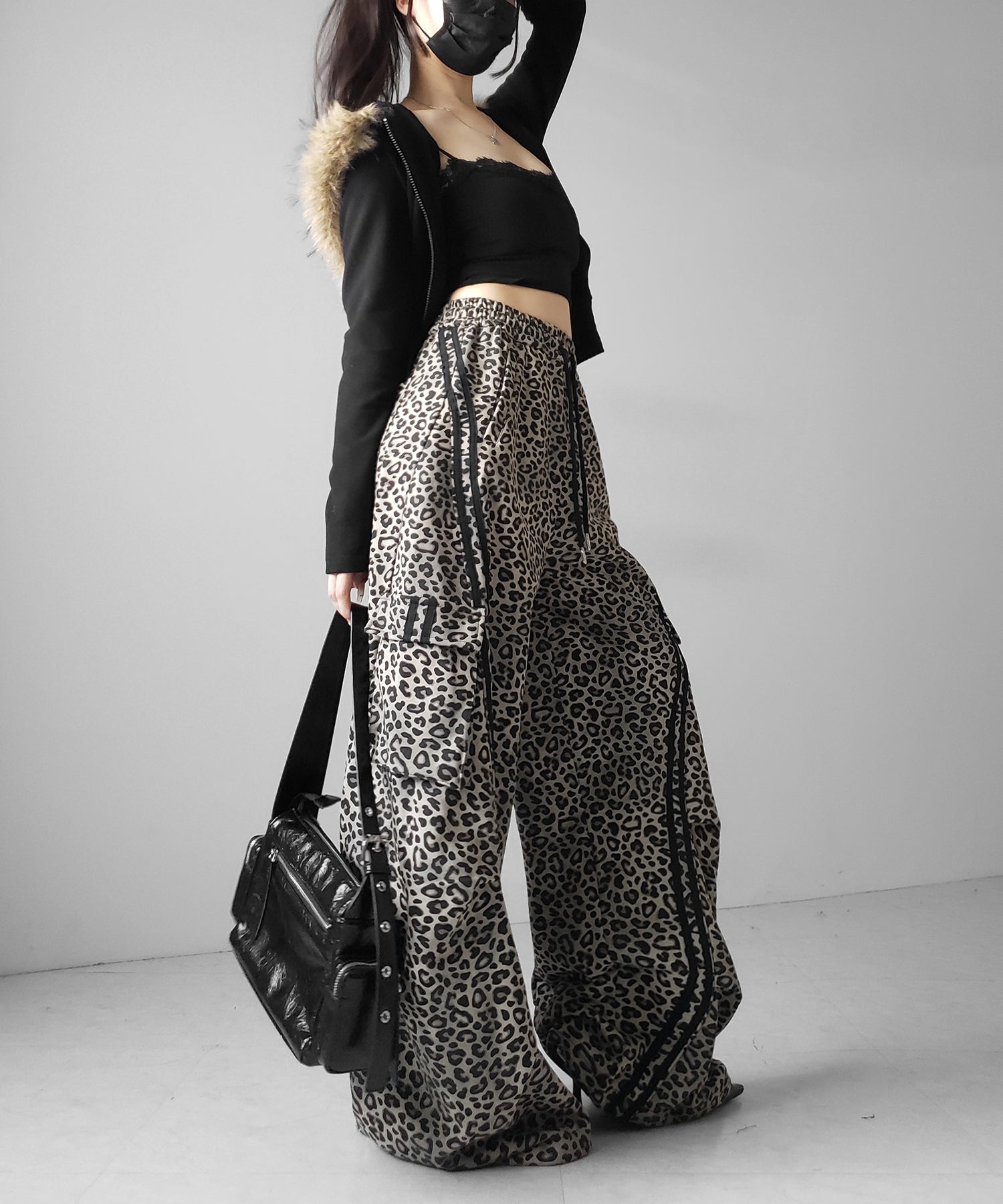 【 裾絞り可能2WAY 】レオパードヴィンテージサイドラインタックワイドスウェットパンツ / leopard vintage side line tuck wide sweatpants