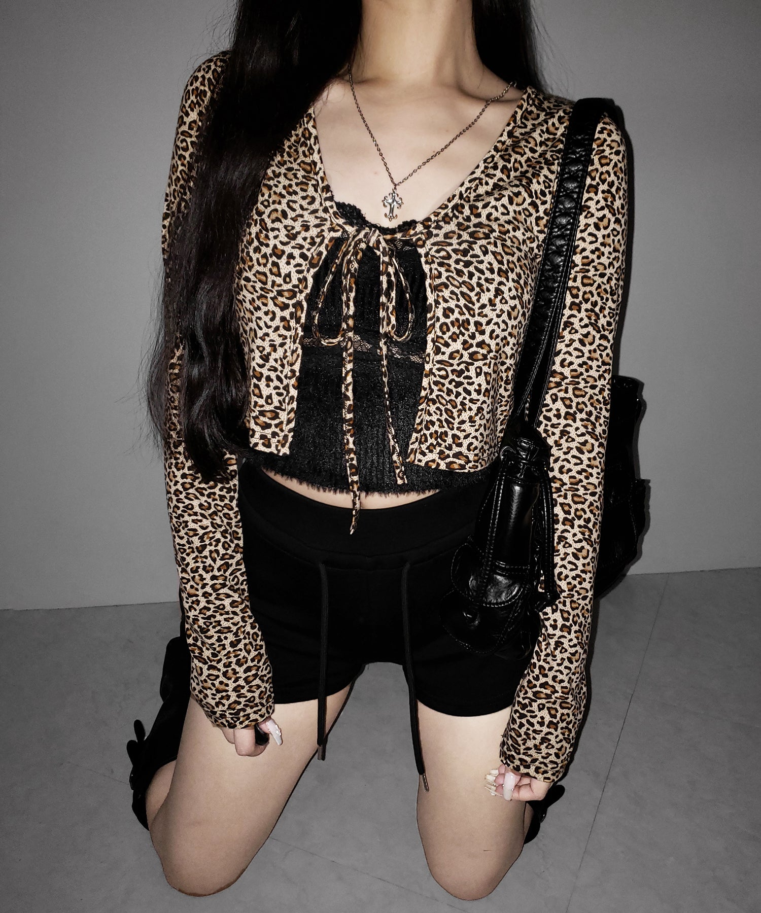 レオパードフロントリボンショートカーディガン / Leopard front ribbon short cardigan