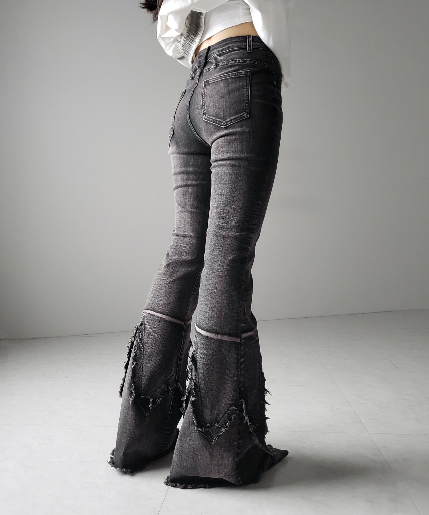クロスデザインヴィンテージライクフリンジストレッチフレアデニム / cross design vintage-like fringe stretch flare denim