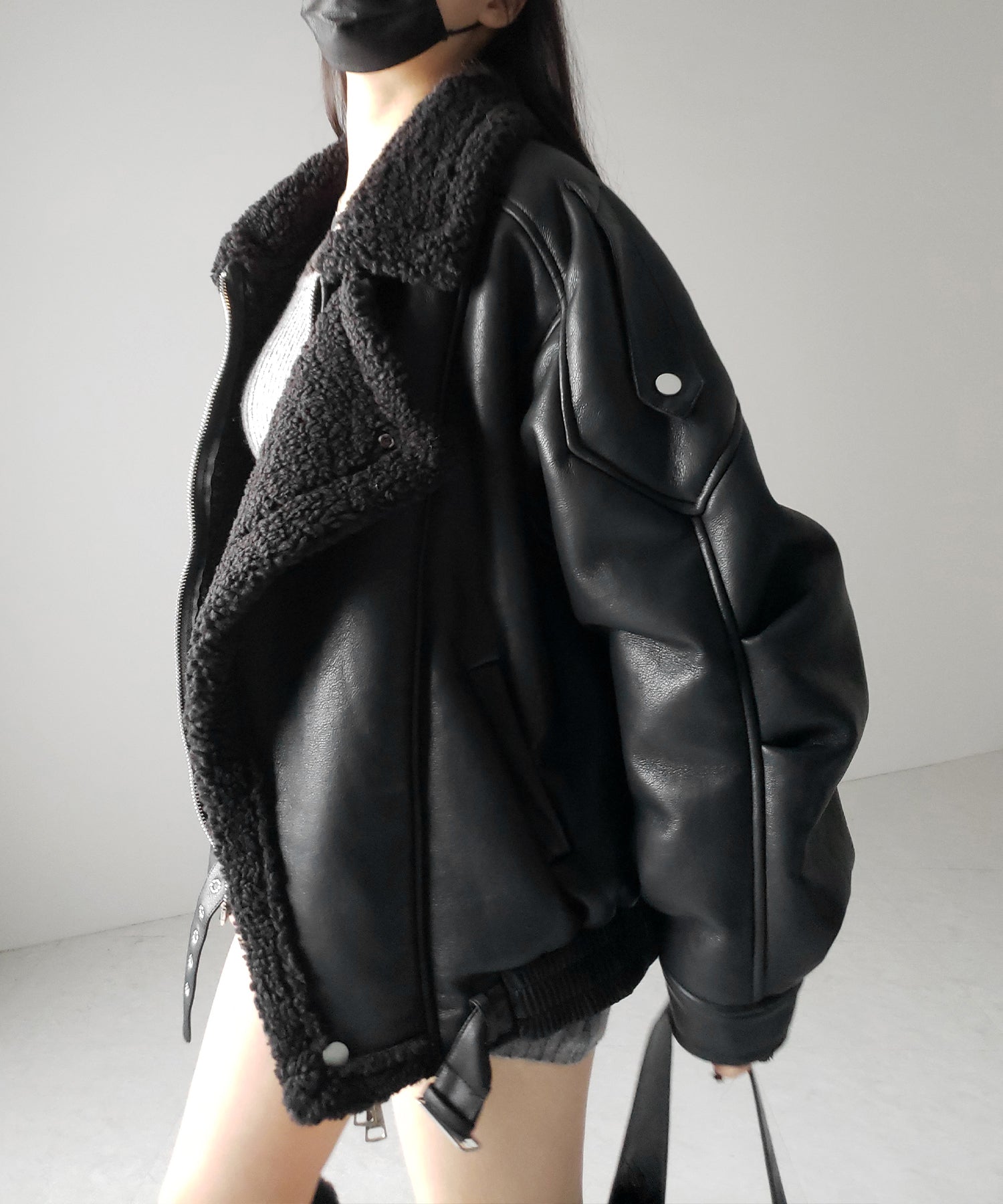 【 2color 】フェイクレザーベルテッドボアムートンジャケット / fake leather belted boa mouton jacket