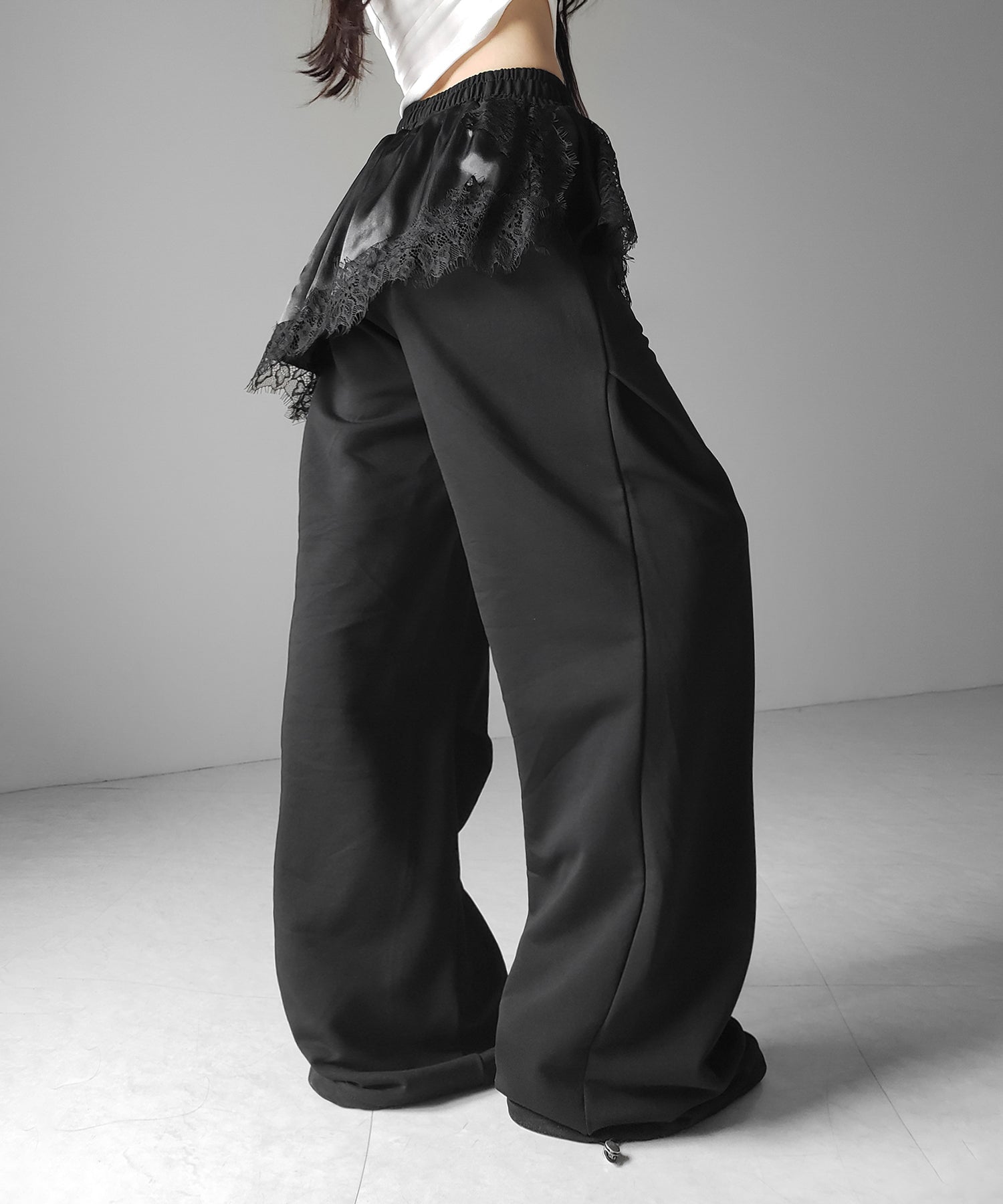 レースドッキングレイヤードスウェットワイドパンツ / lace docking layered sweat wide pants