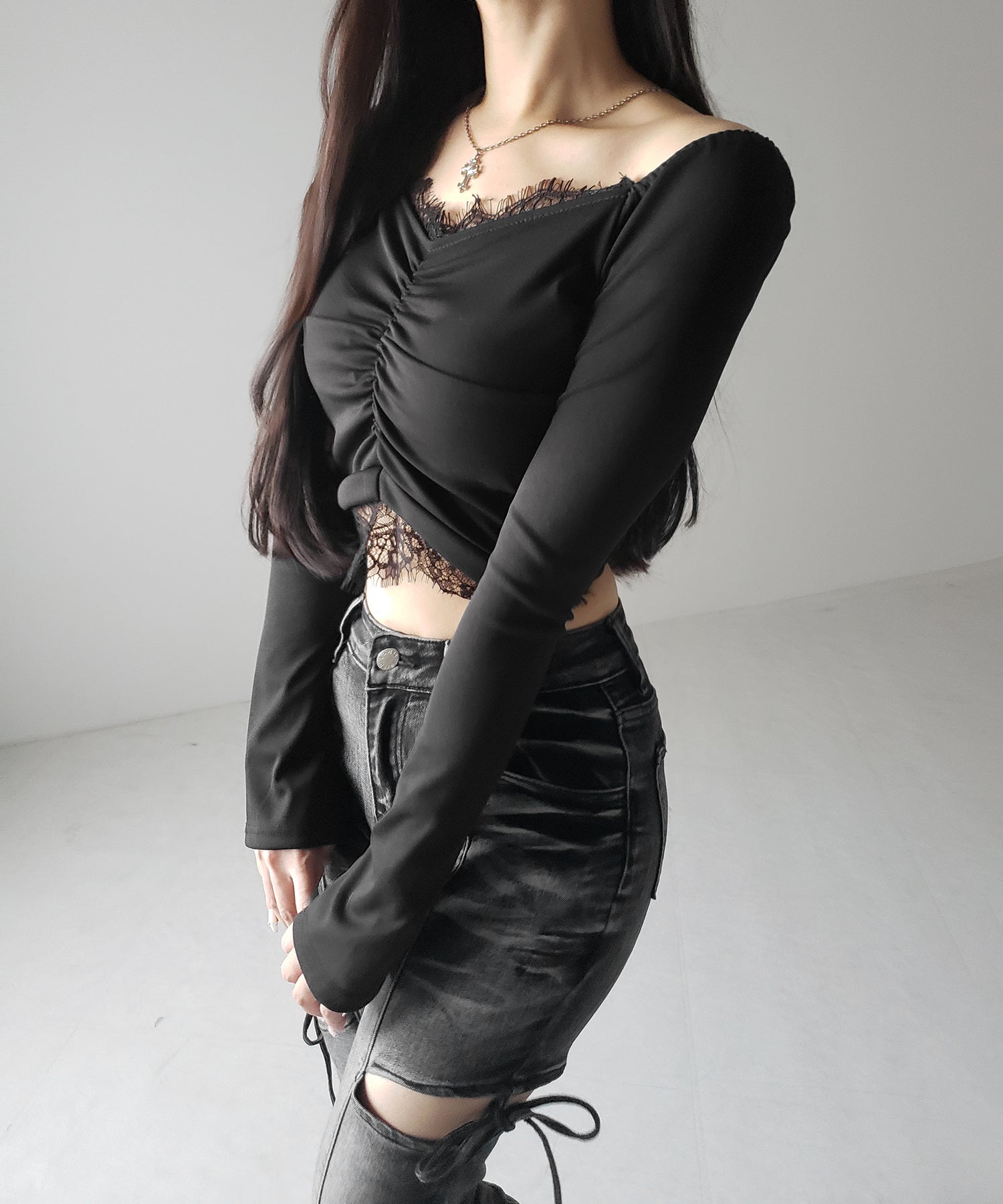 【 2color 】レースドッキングシャーリングショートカットソートップス / lace docking shirring short cutsew tops