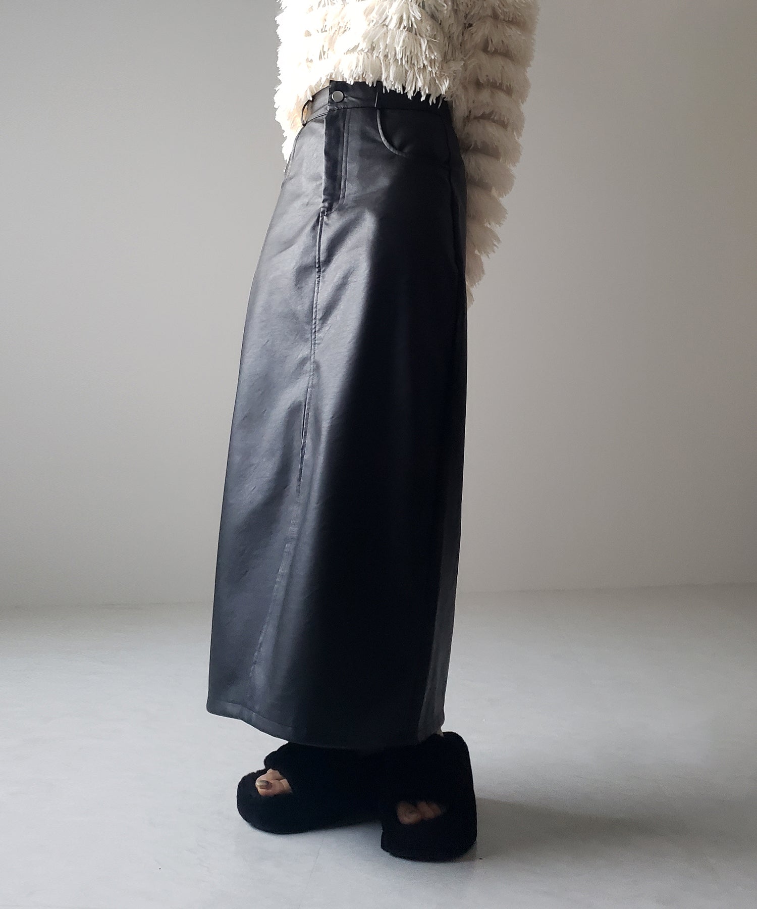 【 3color / 3size 】フロントスリットヴィンテージフェイクレザースカート