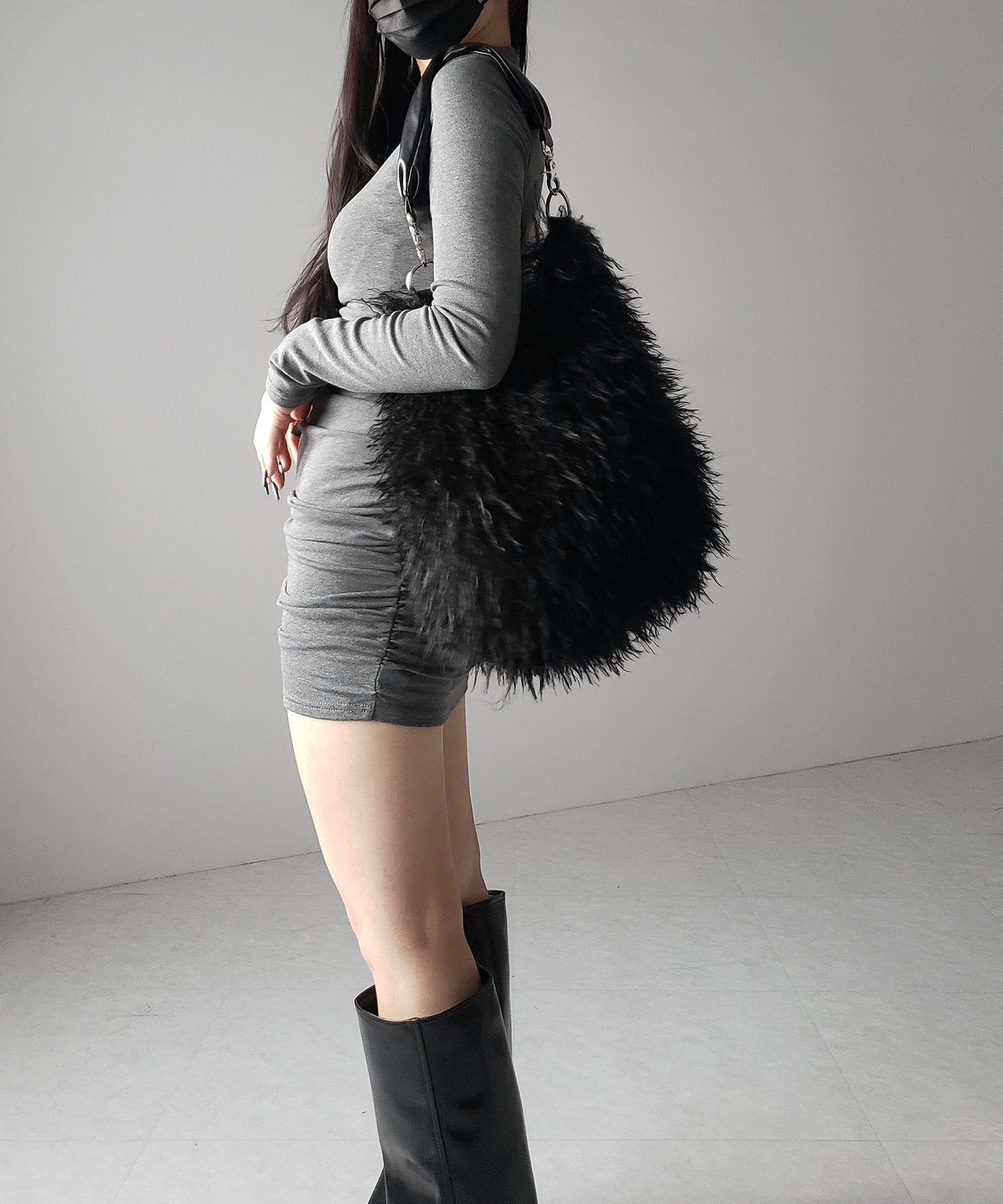 【 ショルダーストラップ付き2WAY 】バイカラーシャギーファーショルダーバッグ / bicolor shaggy fur shoulder bag