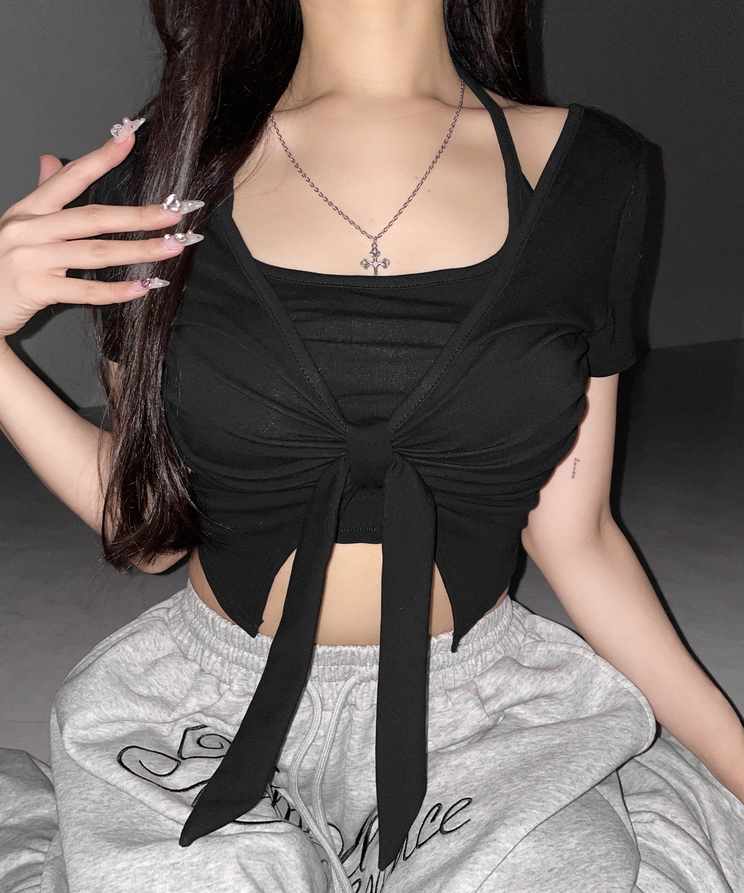 フロントリボンレイヤードトップス + ホルターキャミ SET / front ribbon layered tops + halter camisole SET