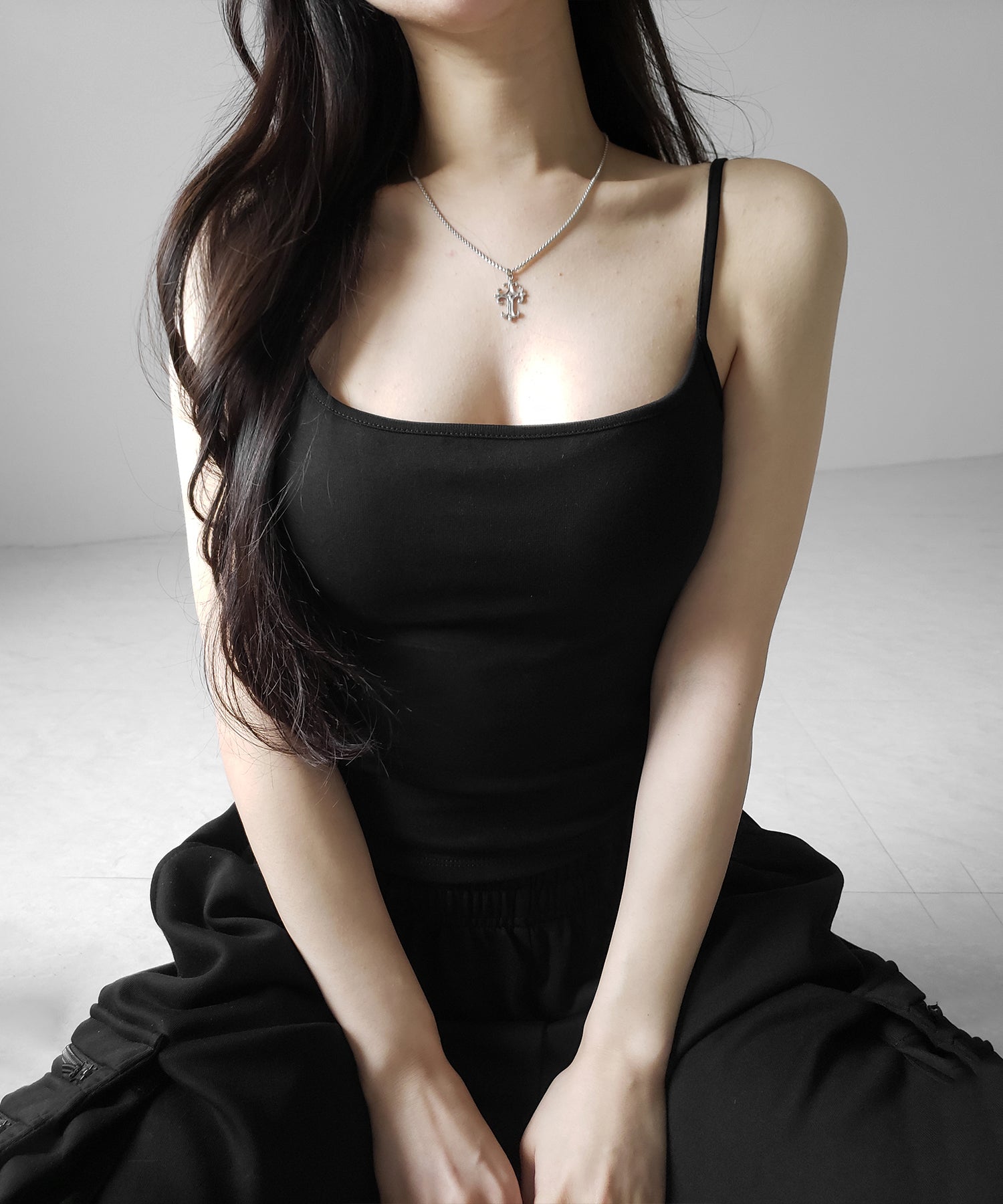 【 カップ付き 】スクエアネックストラップスリムキャミソール / square neck strap slim camisole