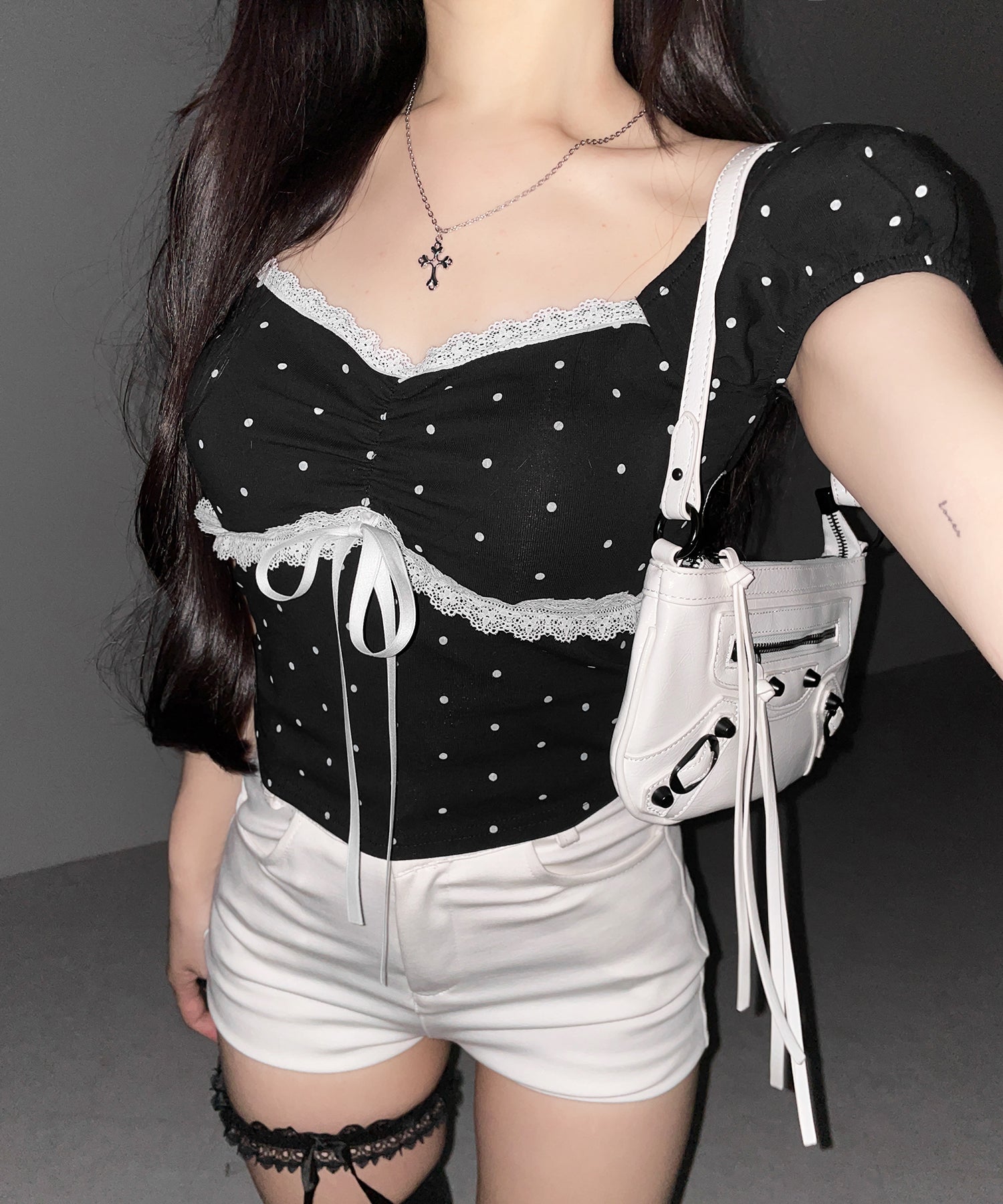 ドットレースリボンギャザーオフショルトップス / dot lace ribbon gathered off shoulder tops