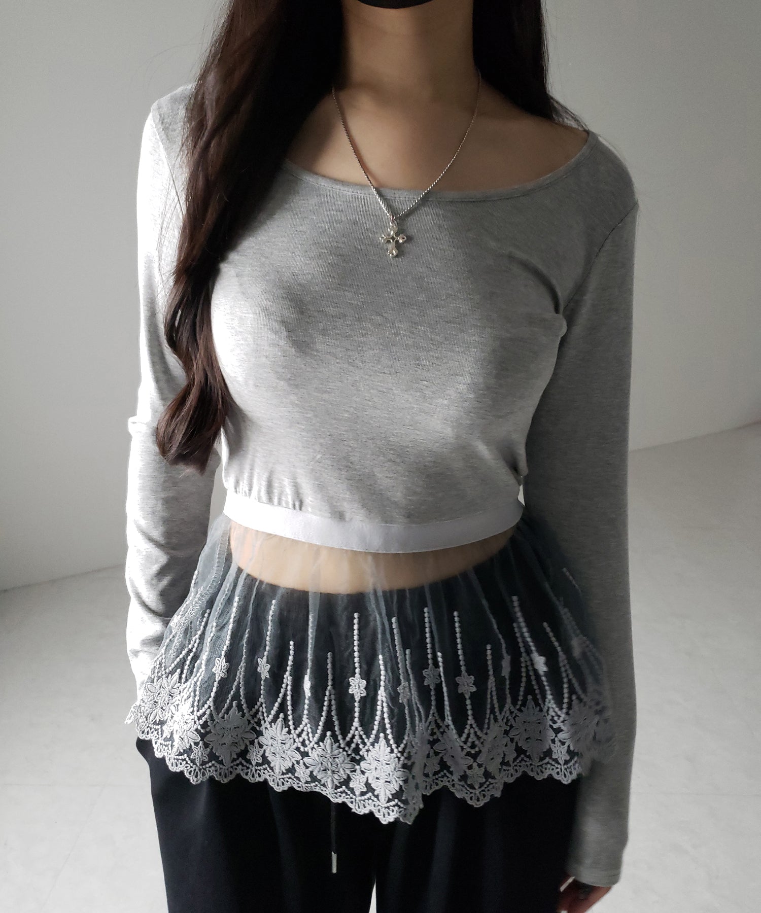 【 2color 】裾レースフリルレイヤード長袖トップス / hem lace frill layered long sleeve tops