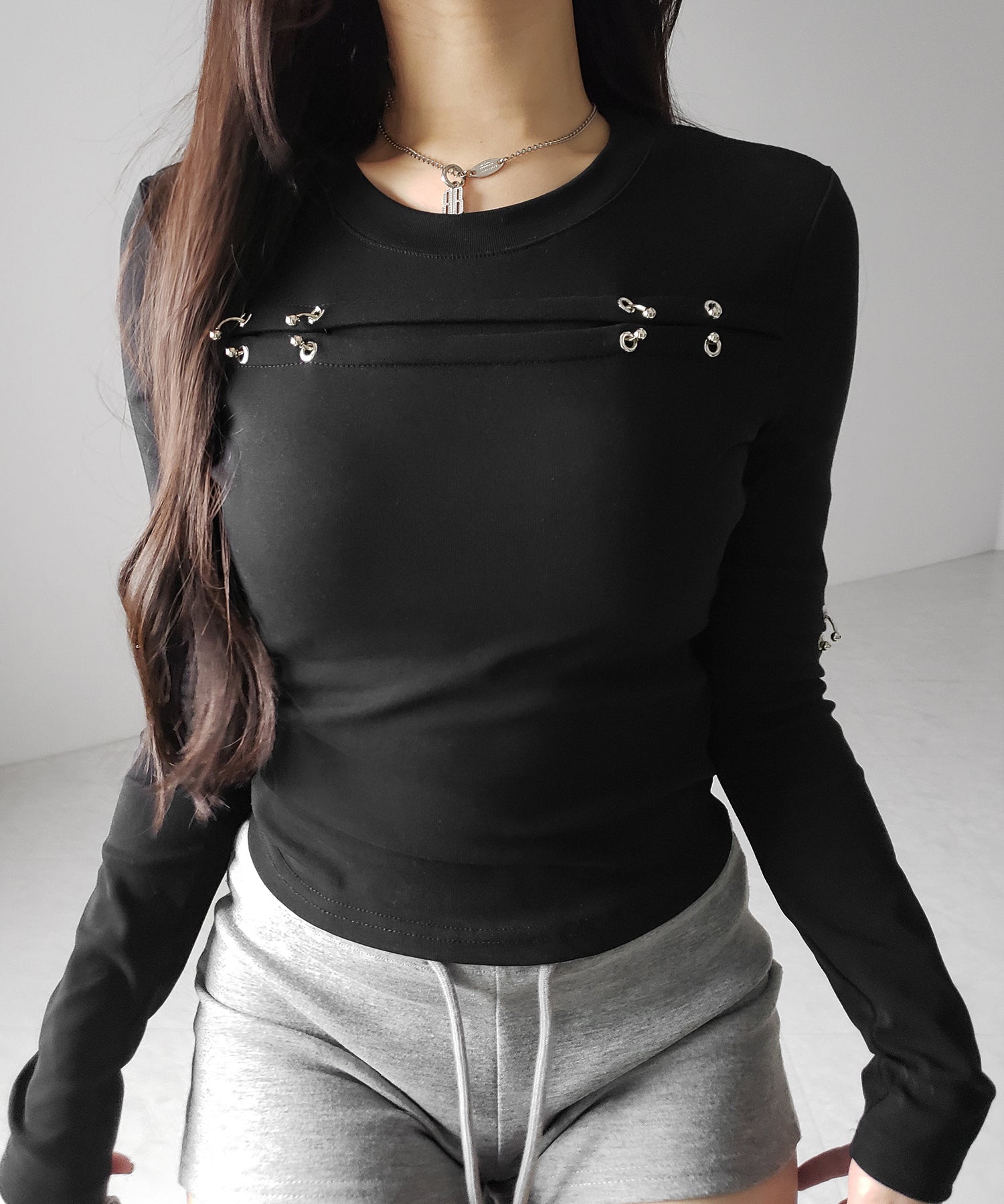 ピアッシングカットアウトスリムロンT/ piercing cutout slim long sleeve T-shirts