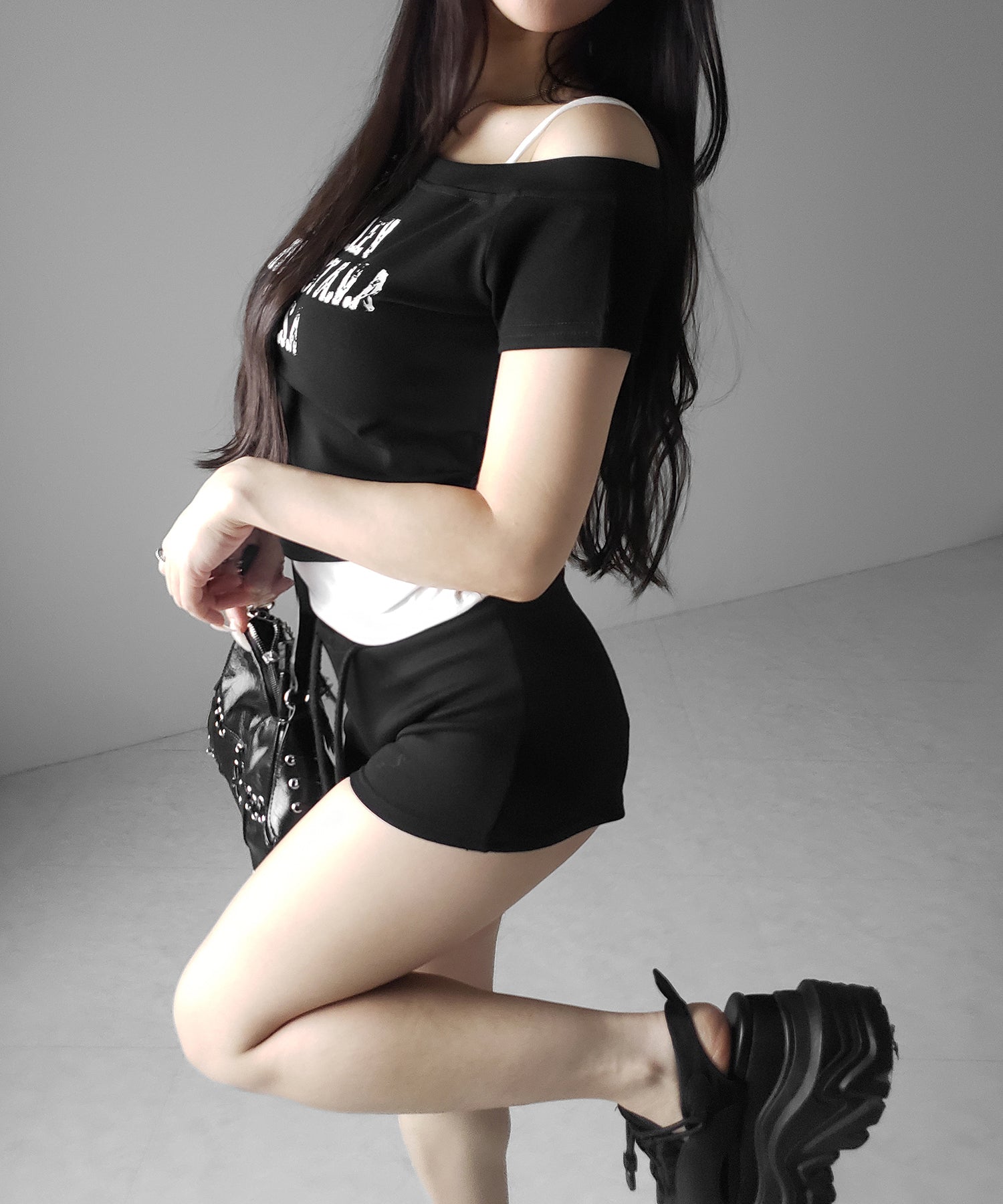 ヴィンテージロゴワンショルレイヤードTシャツ / vintage logo one-shoulder layered T-shirt