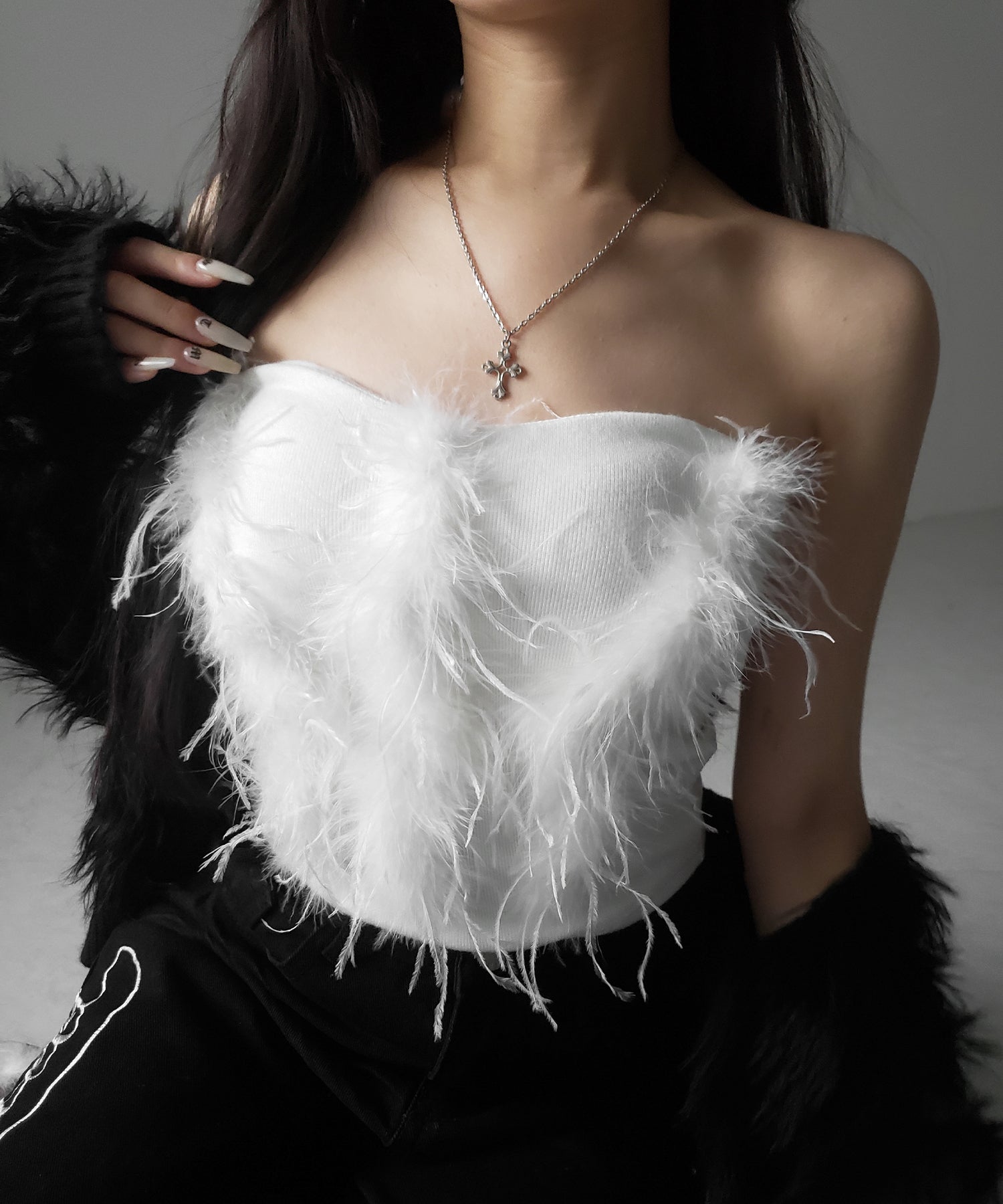 フェザーファードッキングビスチェベアトップ / feather fur docking bustier bare tops