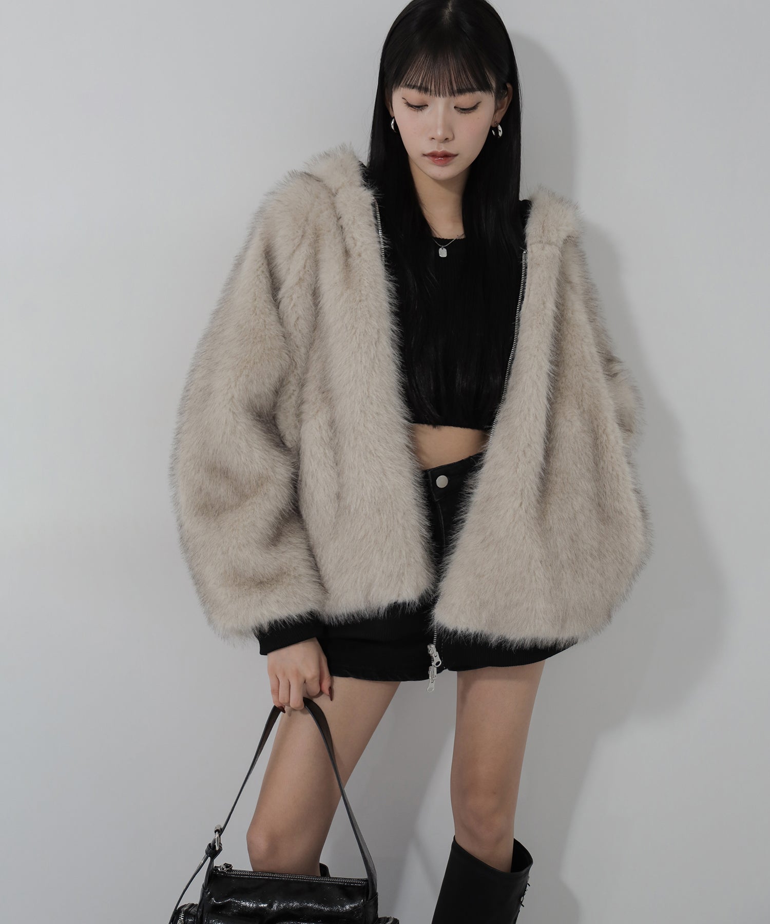 【 リバーシブル2WAY】ビッグフーディボリュームフェイクファーブルゾン / Reversible big hoodie volume fake fur blouson