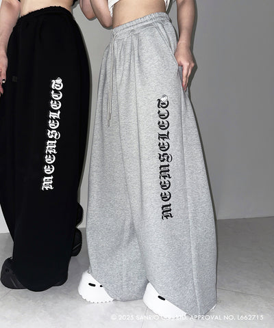 【 HELLO KITTY × me+em select 】ハローキティグランジロゴワイドスウェットパンツ / Hello Kitty grunge logo wide sweatpants 【 セットアップ着用可能 】