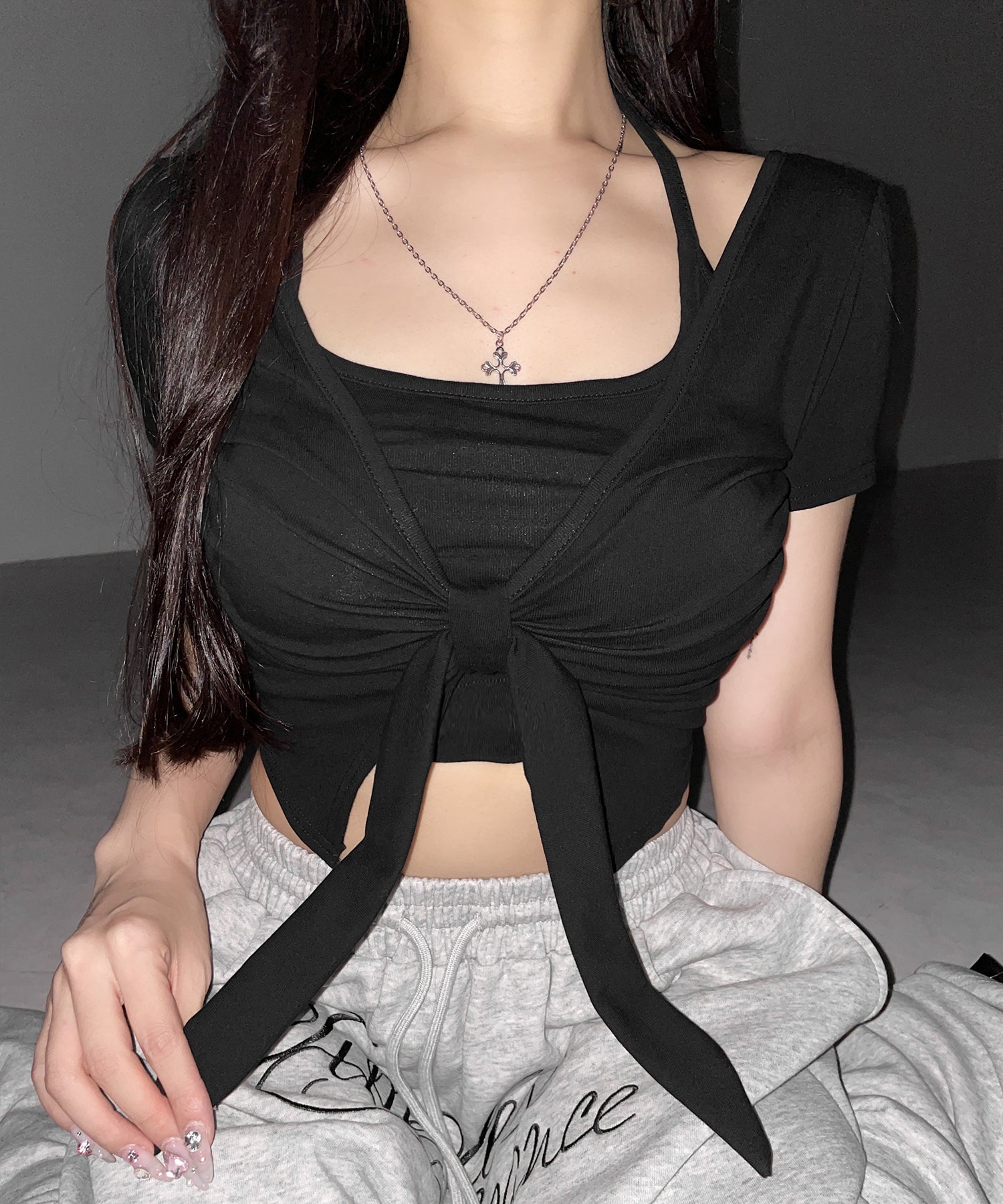 フロントリボンレイヤードトップス + ホルターキャミ SET / front ribbon layered tops + halter camisole SET
