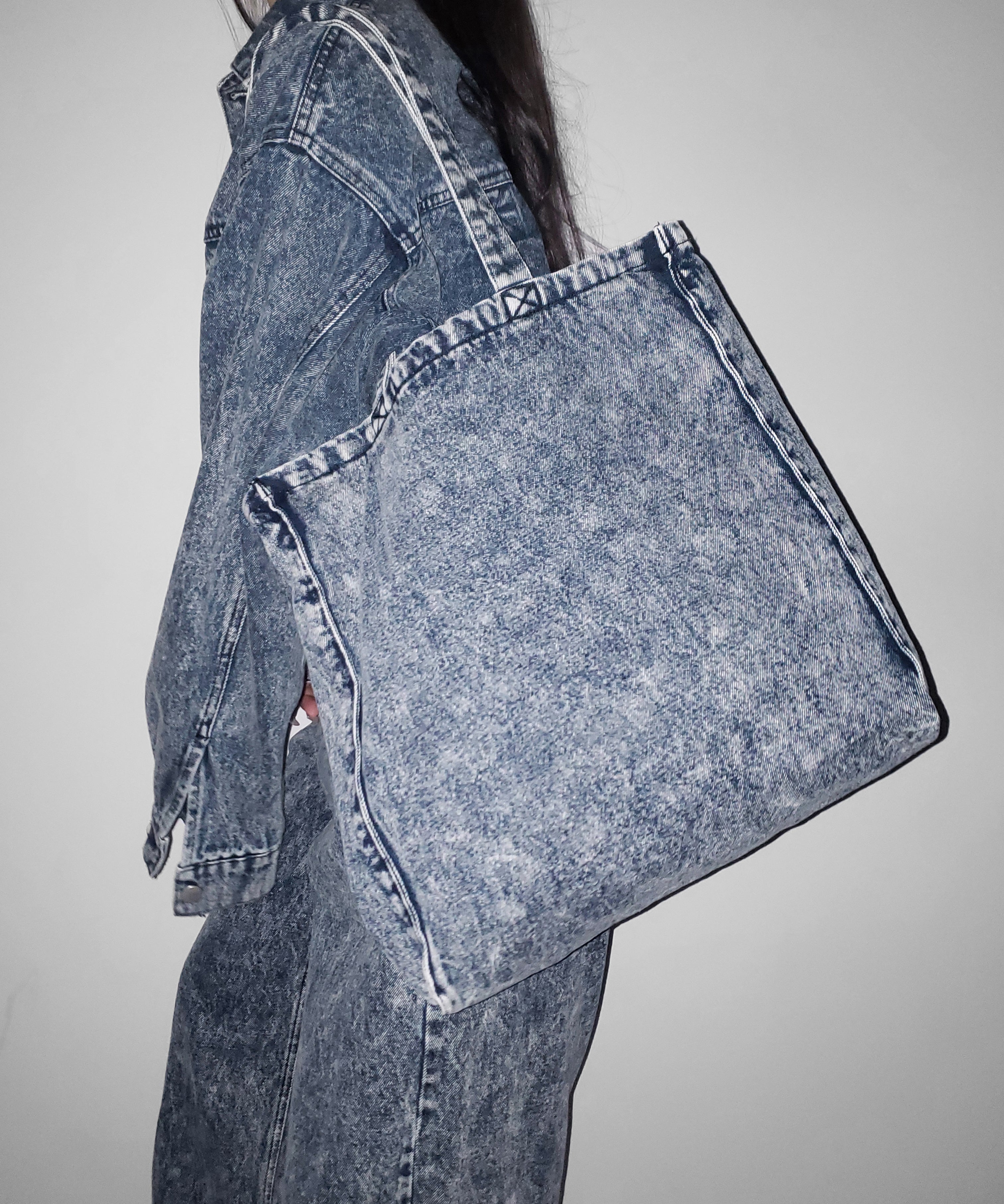 【 2color 】ヴィンテージケミカルブリーチビッグスクエアデニムトートバッグ / vintage chemical bleach big square denim tote bag