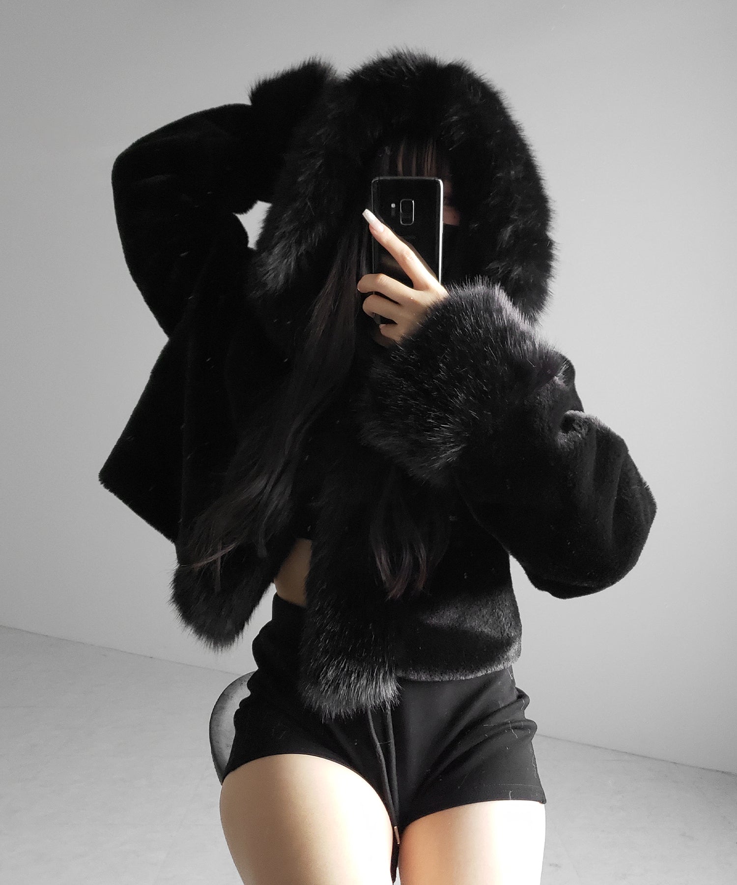 フェイクファーフードレディーショートコート / fake fur hoodec lady short coat