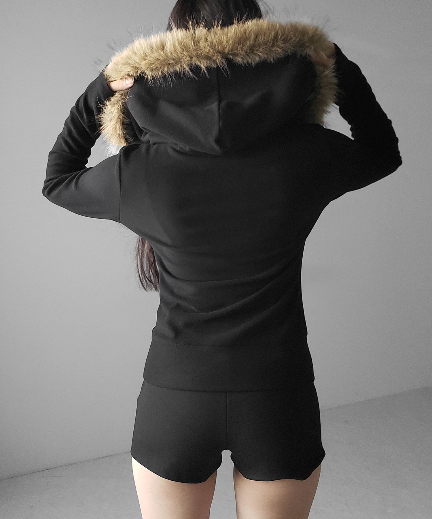 フェイクファーフーディジップアップパーカー / fake fur hooded zipup hoodie