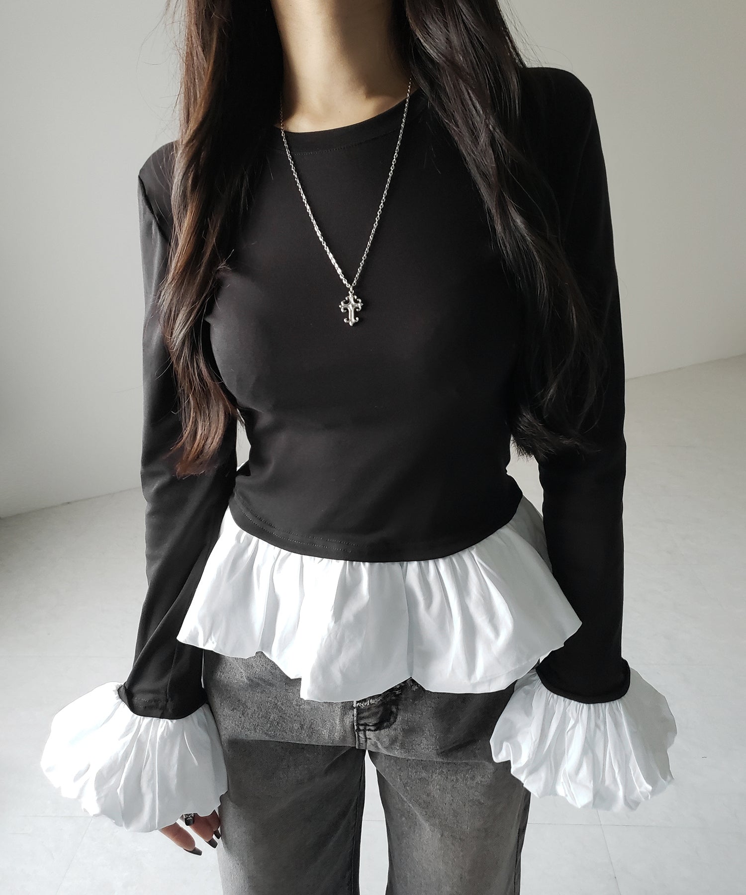 【 2color 】裾バルーンフリルカットソートップス / hem balloon frill cutsew tops