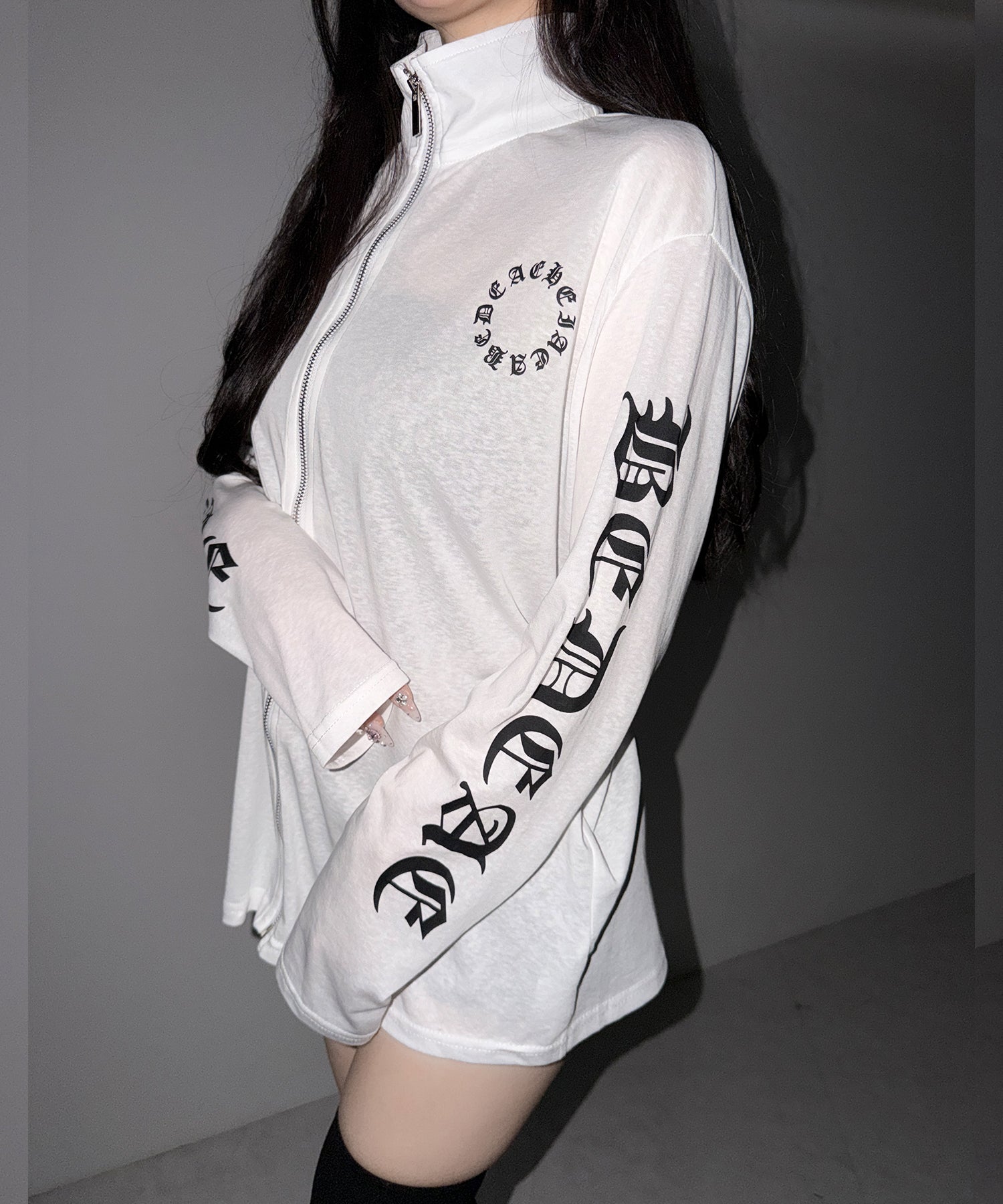 グランジロゴスタンドジップアップオーバーシアートップス / grunge logo stand zipup over sheer tops