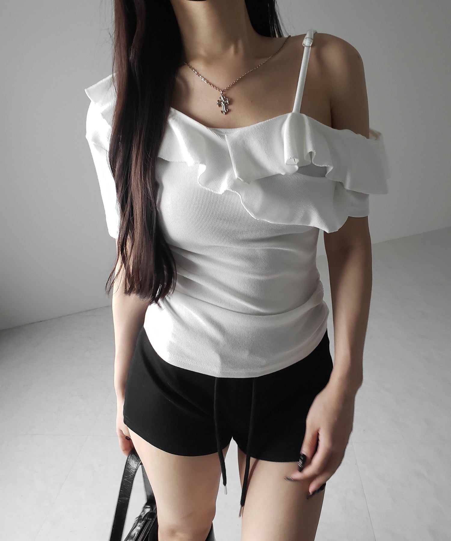 ワンショルストラップフリルリブTシャツ / one shoulder strap frill ribbed T-shirt