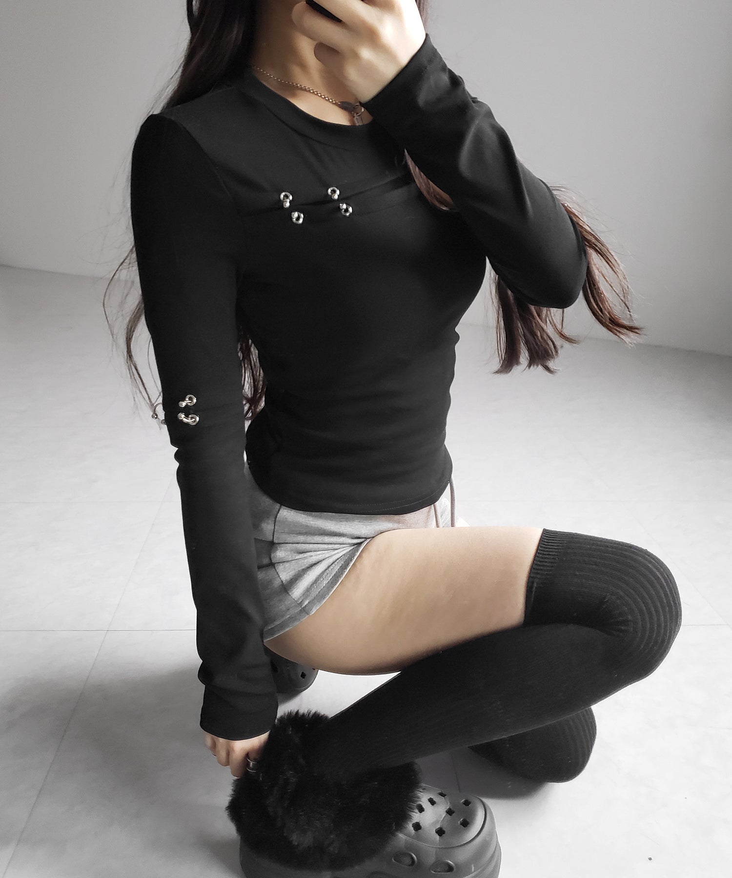 ピアッシングカットアウトスリムロンT/ piercing cutout slim long sleeve T-shirts