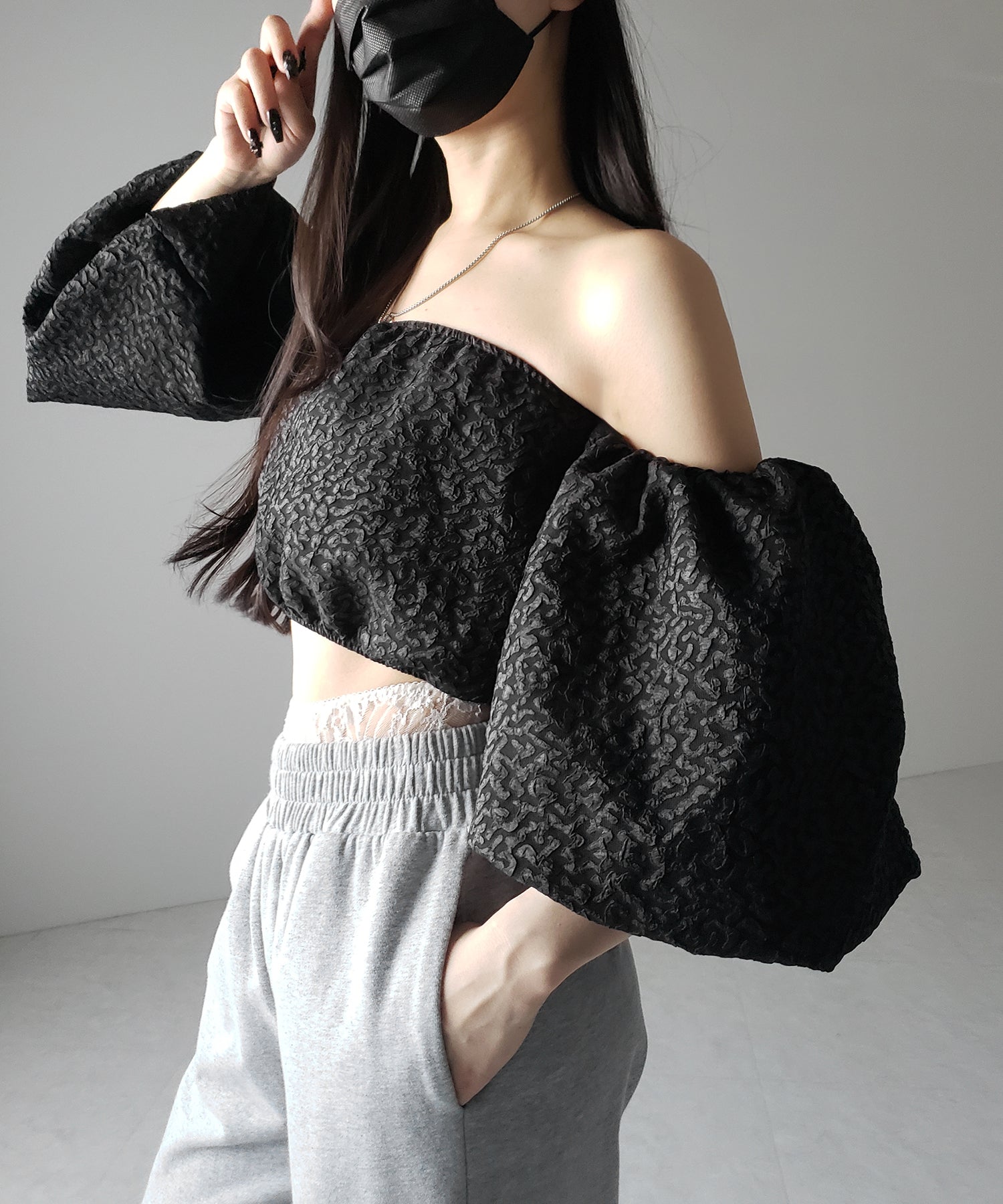 【 2color 】オフショルダーボリュームパフショートブラウス / off shoulder volume puff short blouse