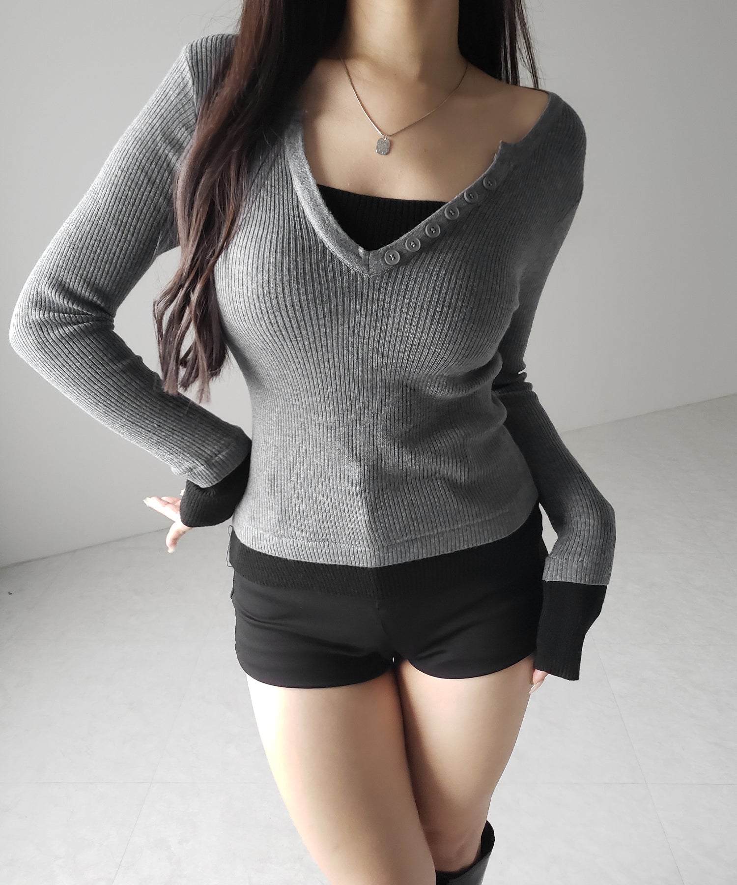 フェイクレイヤードスリムリブニットトップス / Fake layered slim rib knit tops