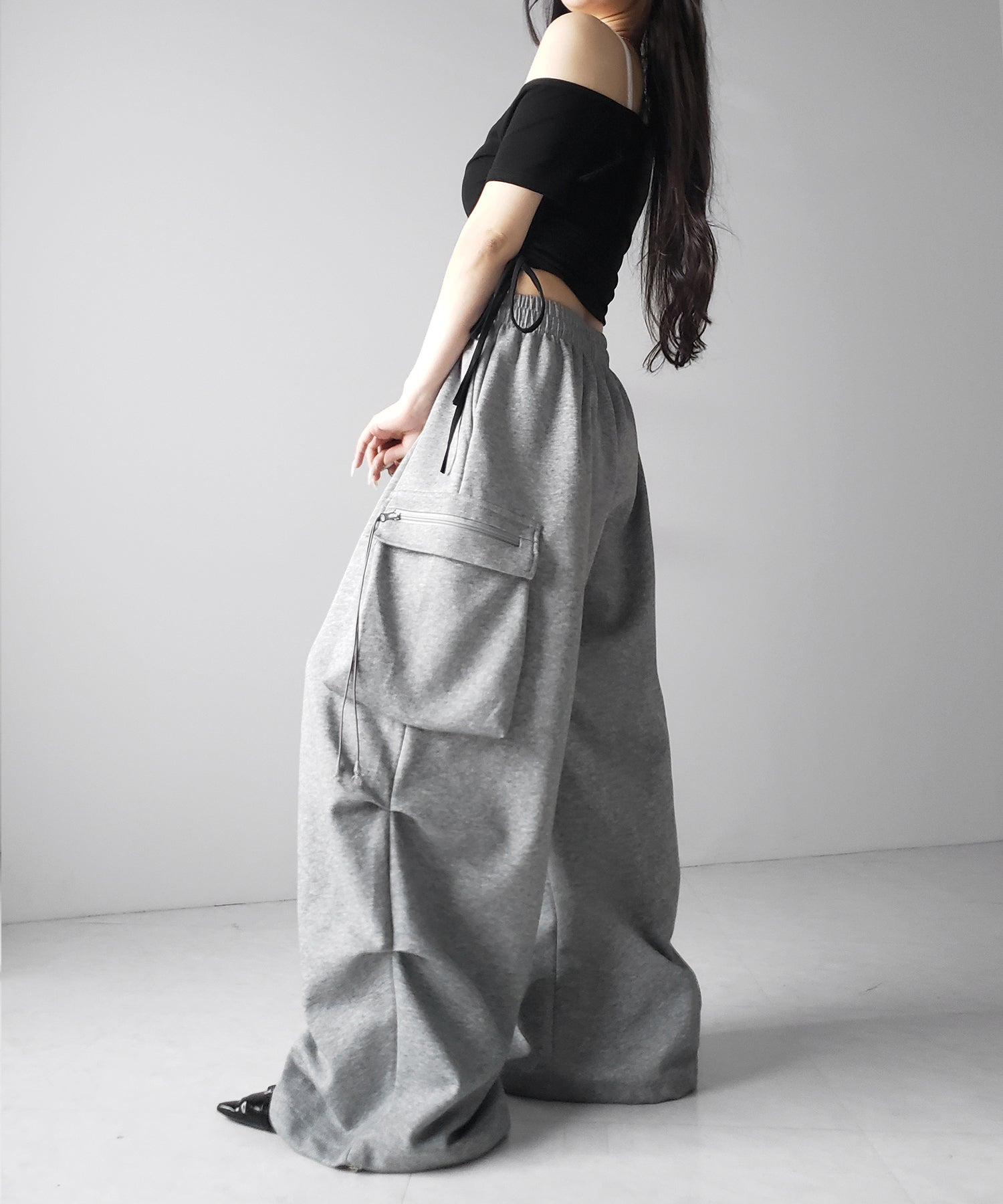 【 裾絞り可能2WAY 】ドローコードタックワイドカーゴスウェットパンツ / drawcord tuck wide cargo sweatpants