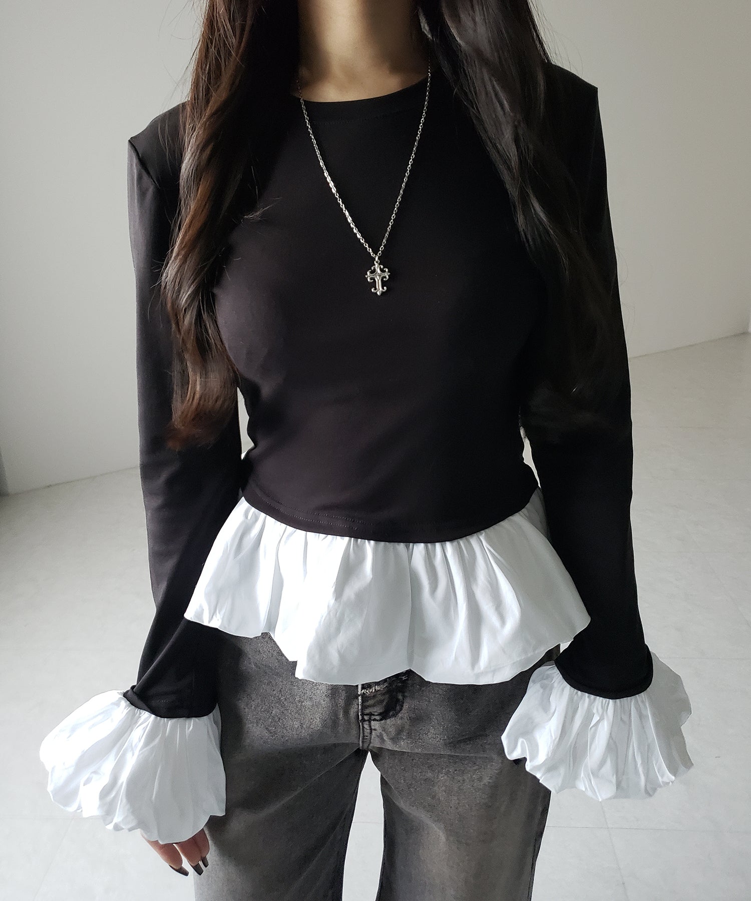 【 2color 】裾バルーンフリルカットソートップス / hem balloon frill cutsew tops