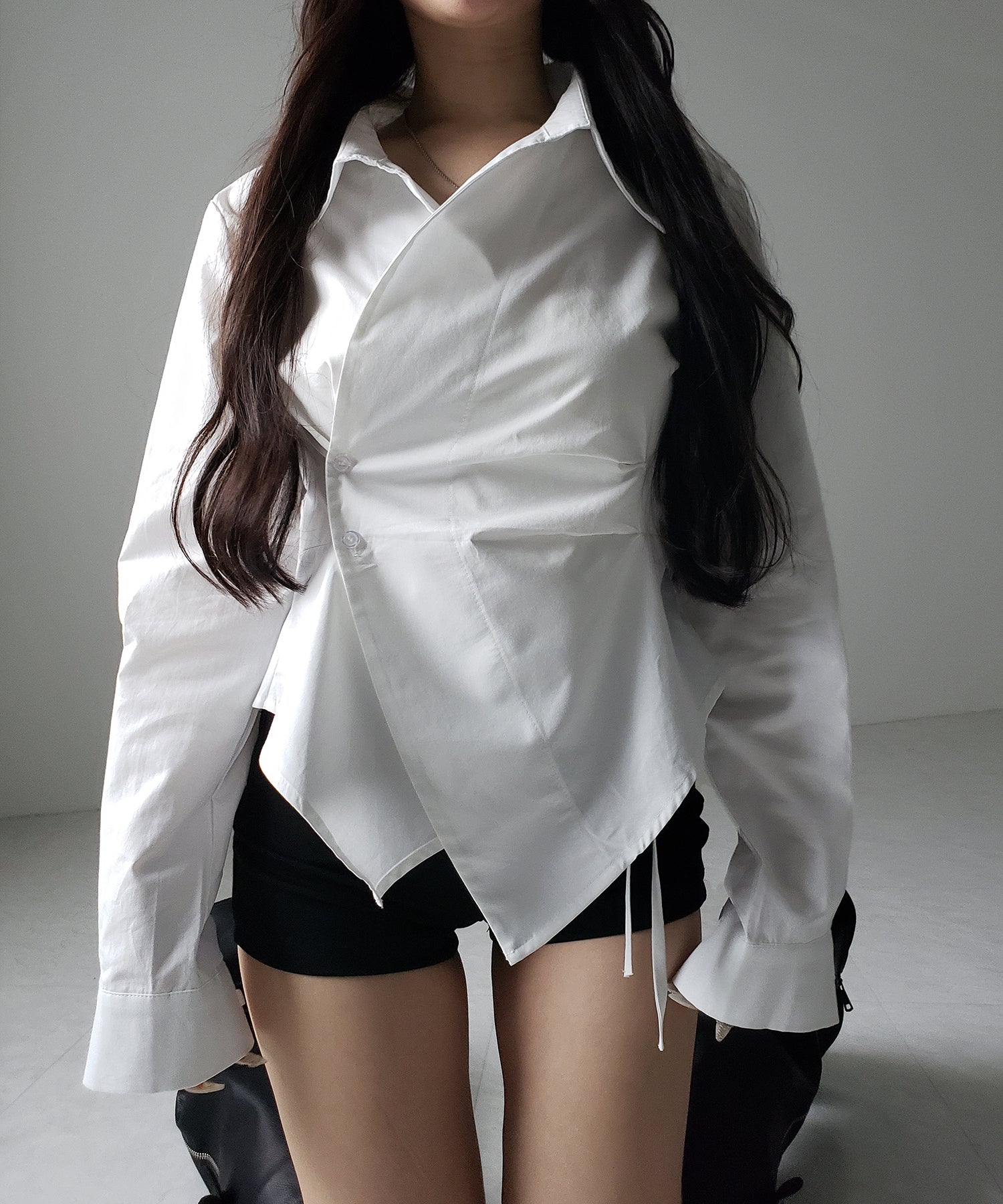 タックレイヤードアシンメトリーミディシャツ / tuck layered asymmetry midi shirts