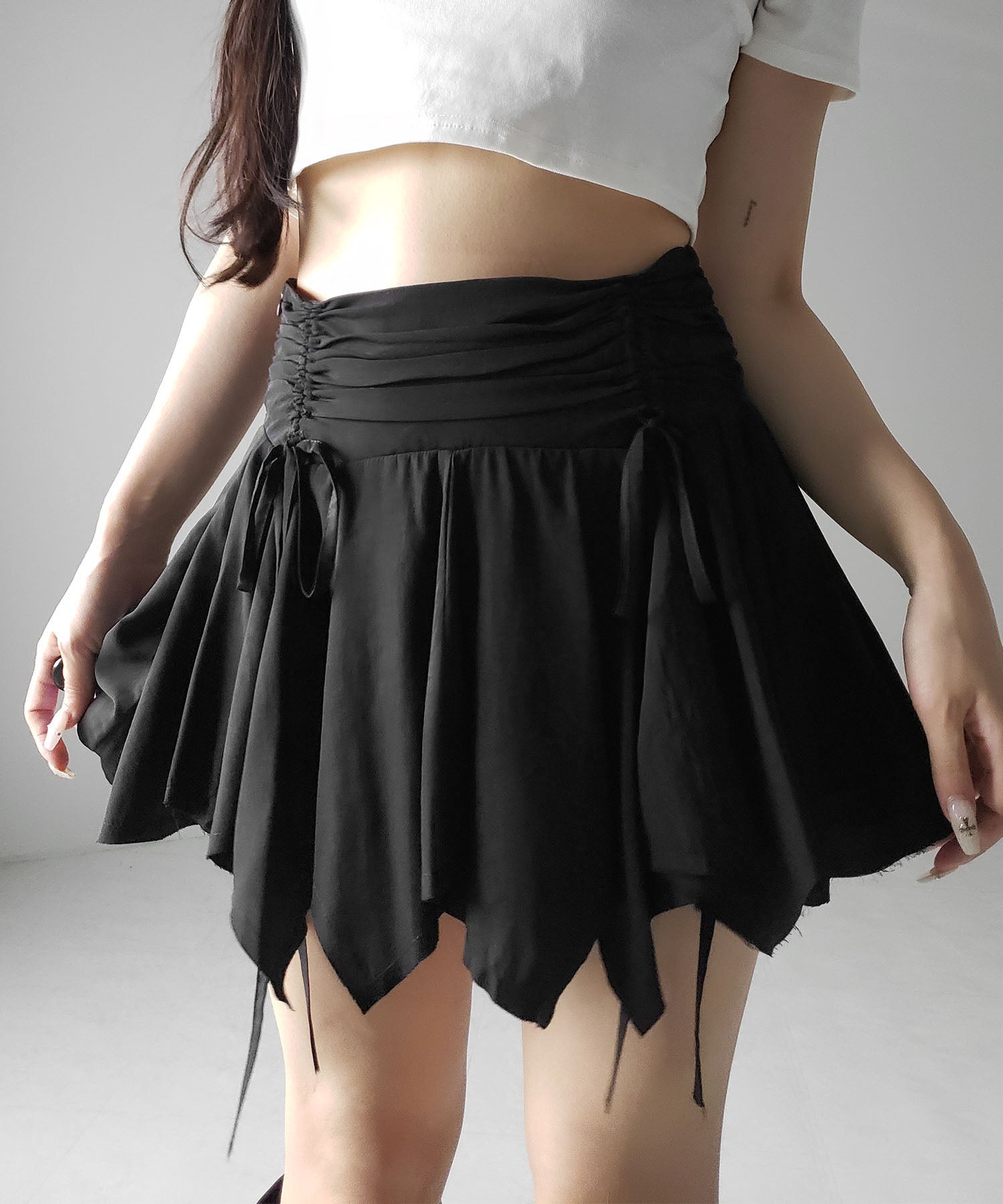 【 2color / 2size 】シャーリングダブルリボンアシンメトリーフリルミニスカート / shirrin double ribbon asymmetry frill mini skirt
